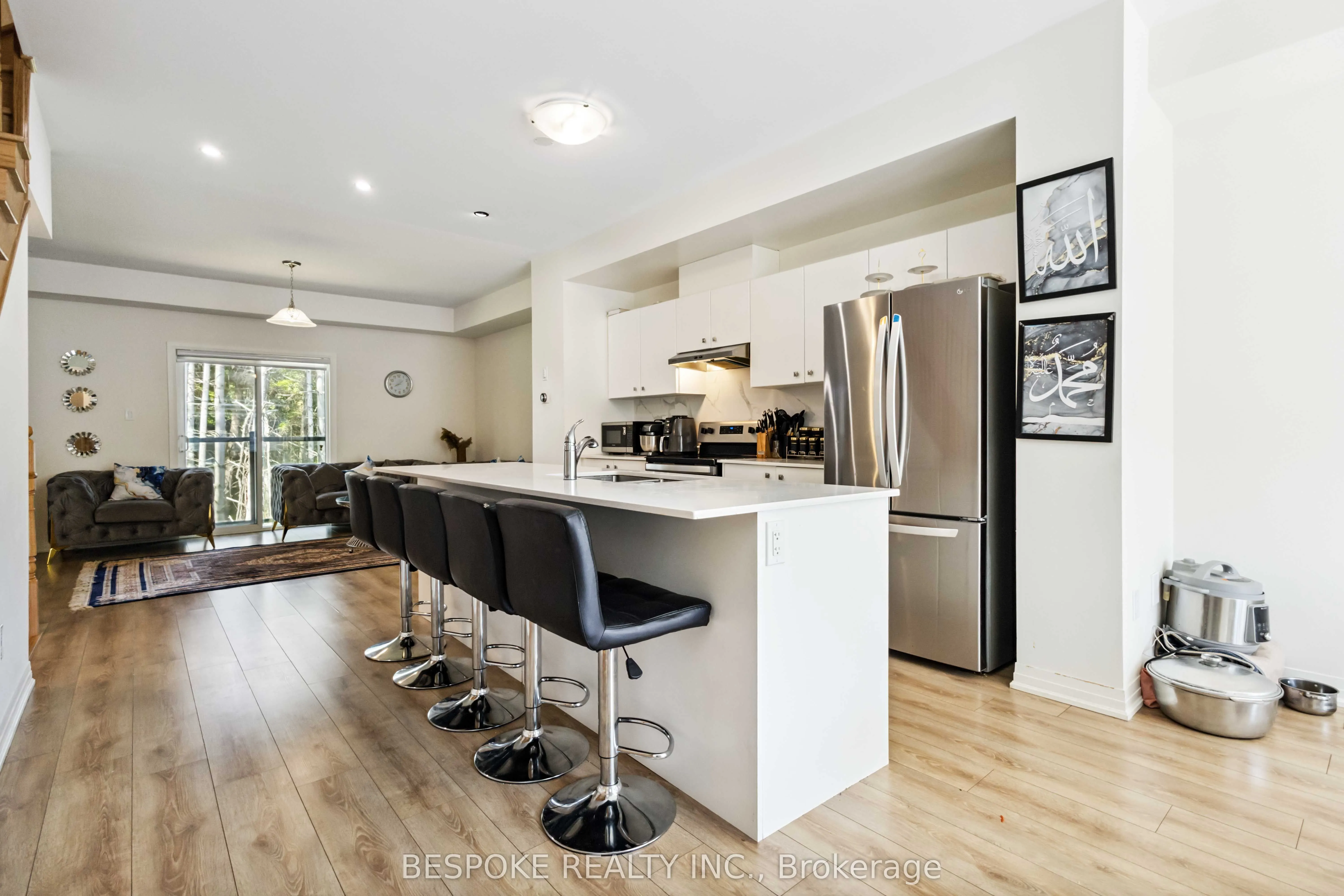 17 Esquire Way