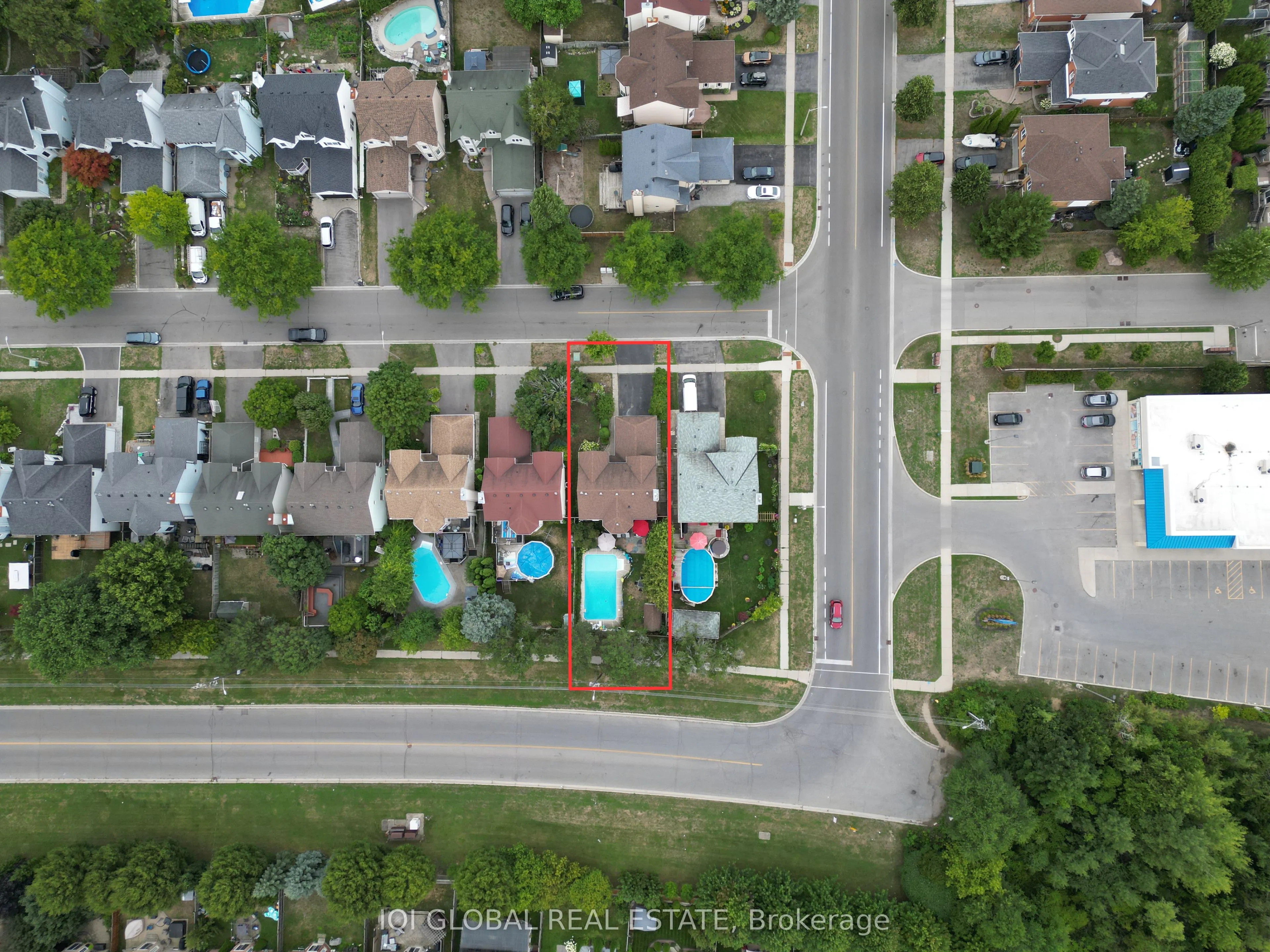 895 Ripley Crescent