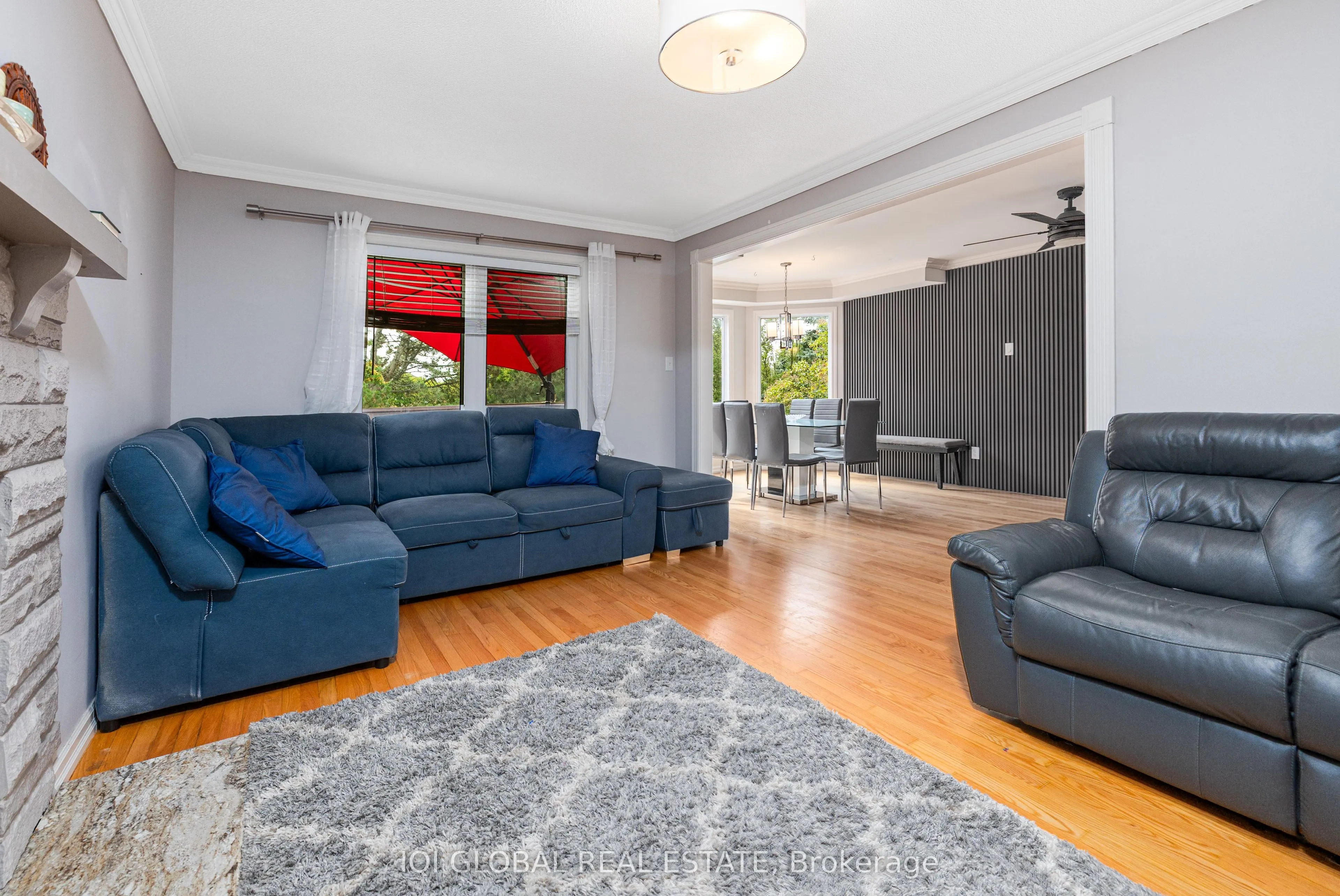 895 Ripley Crescent