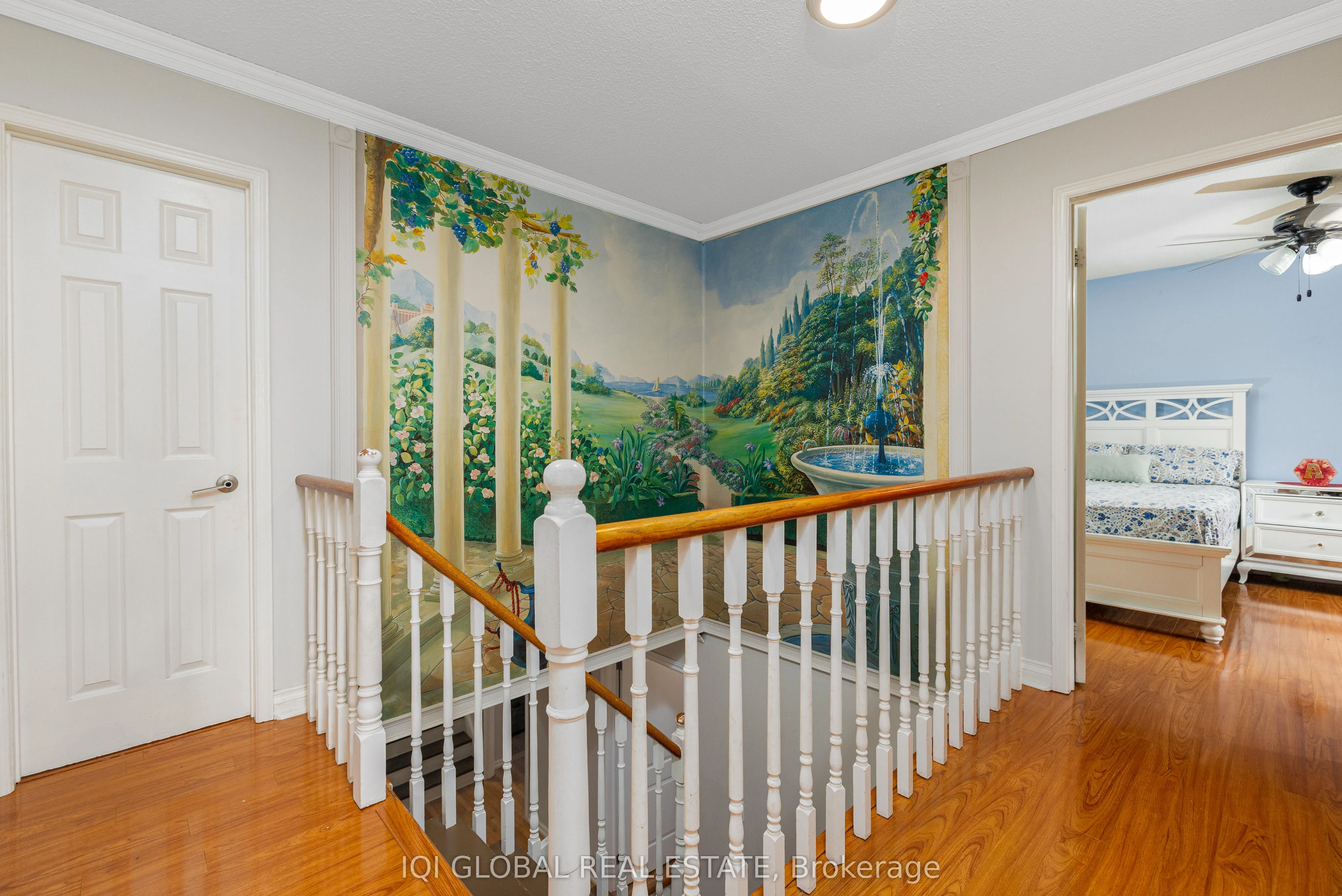 895 Ripley Crescent