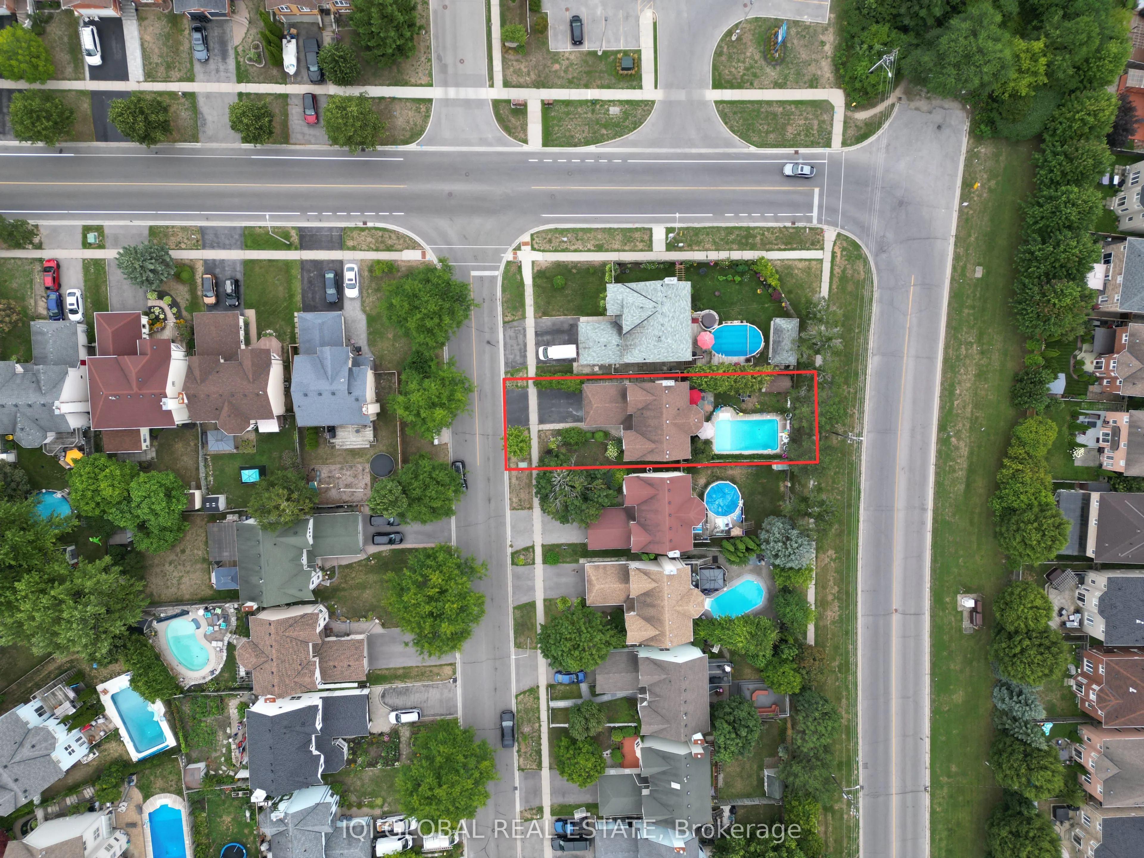 895 Ripley Crescent