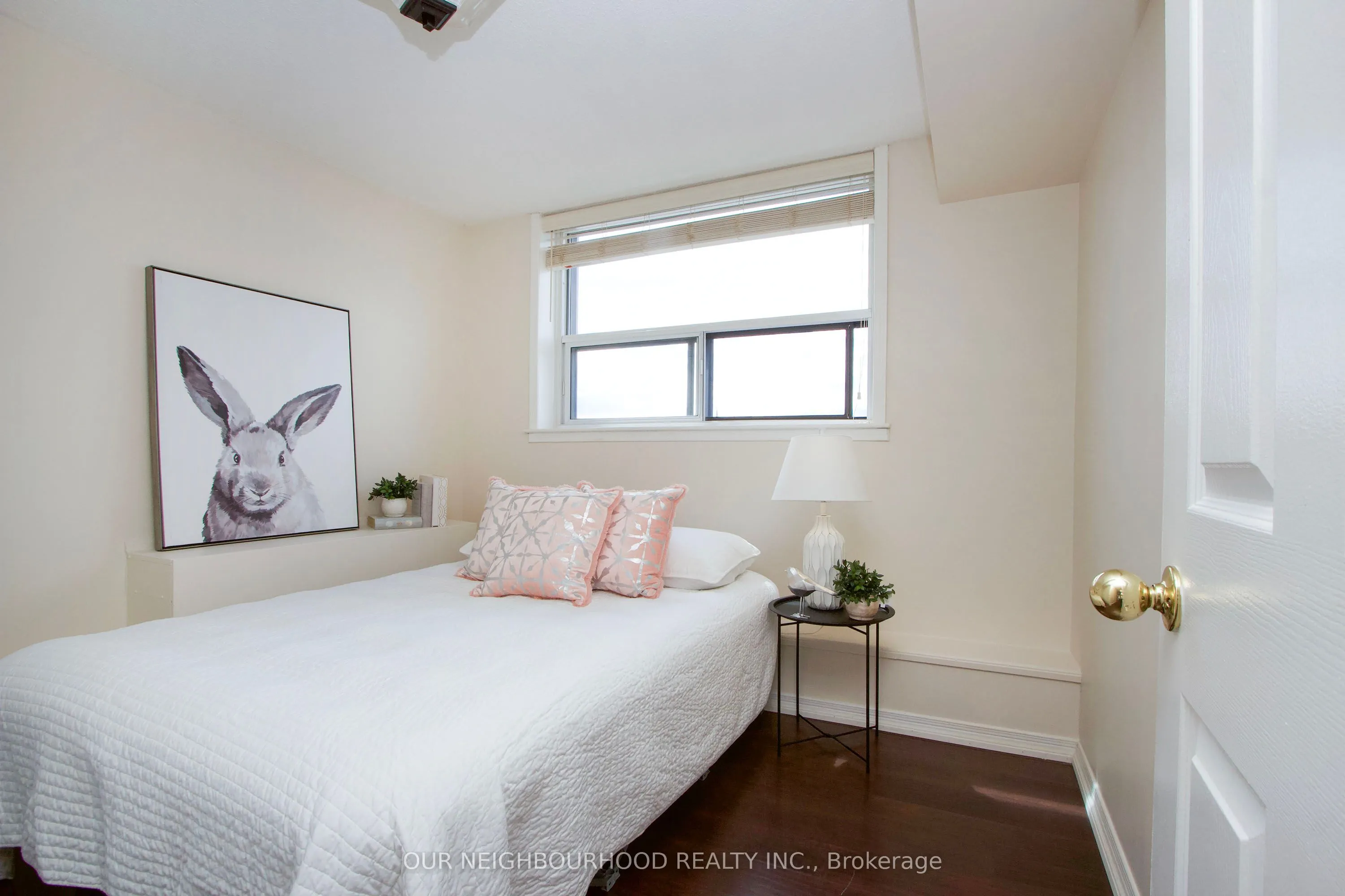 80 Athol Street E, #702