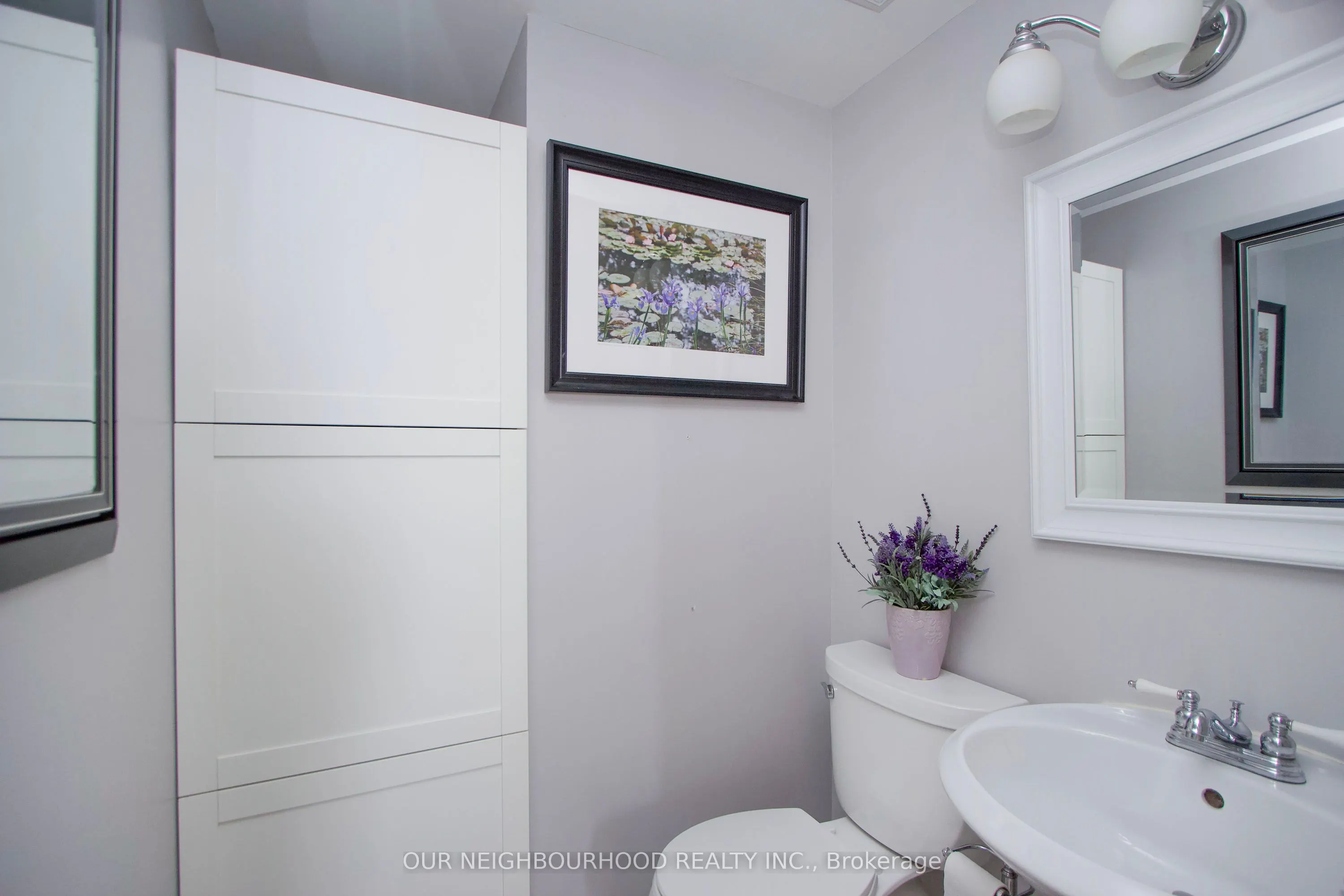 80 Athol Street E, #702