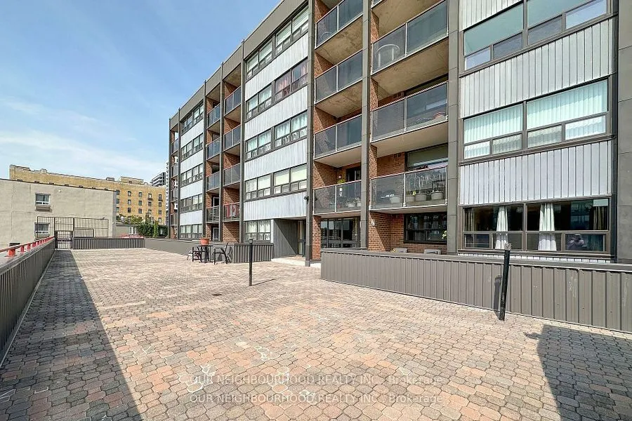 80 Athol Street E, #702