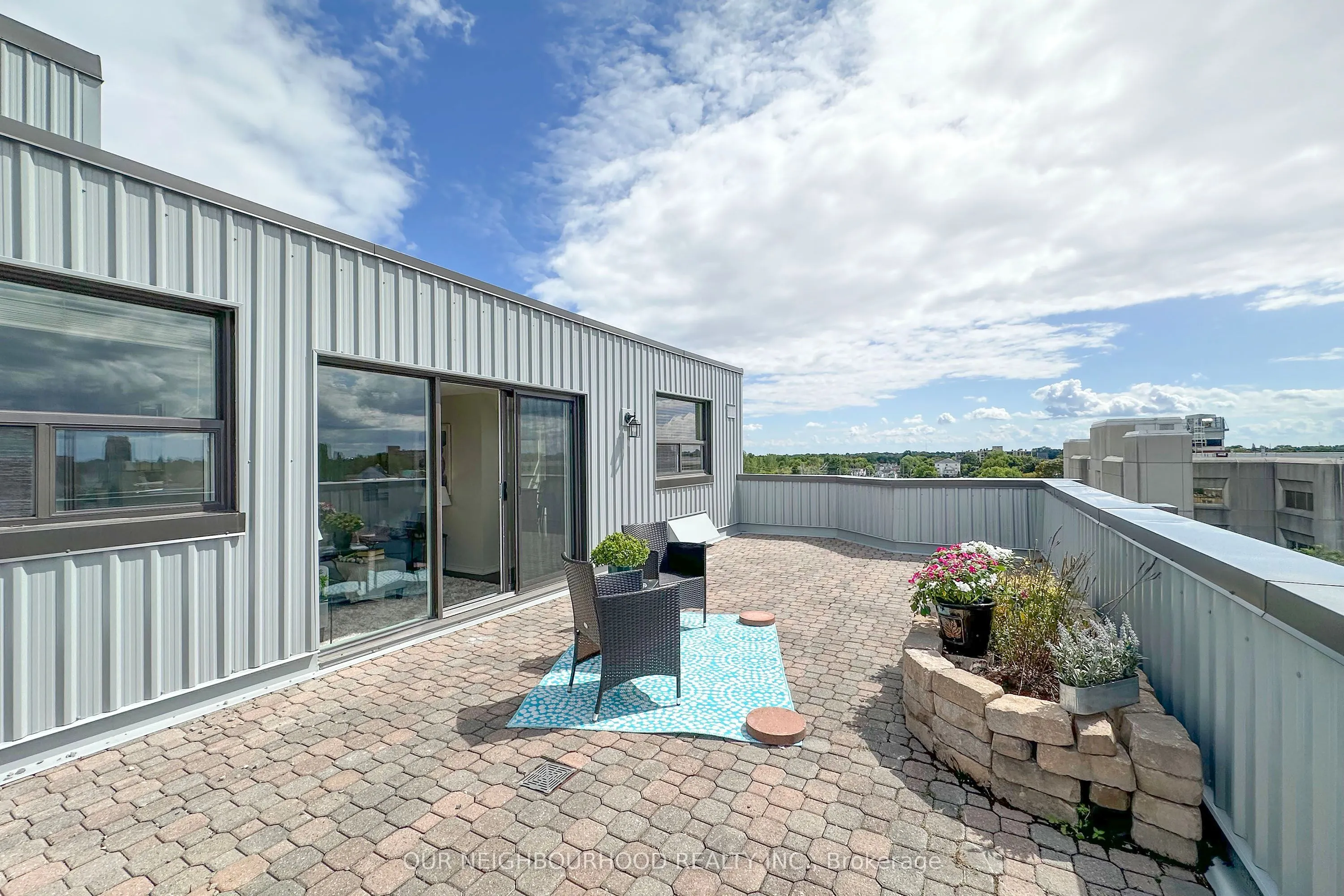 80 Athol Street E, #702