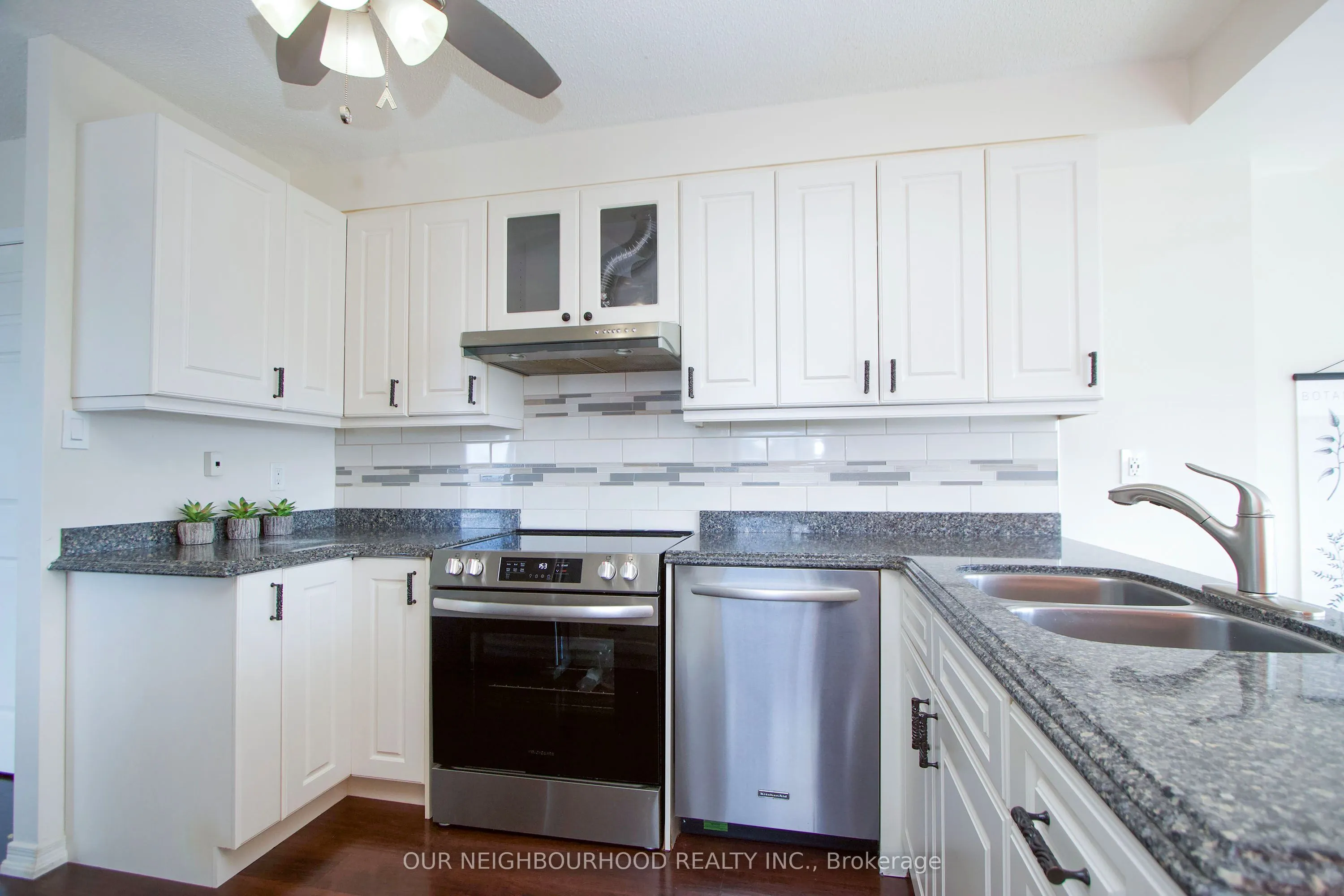 80 Athol Street E, #702