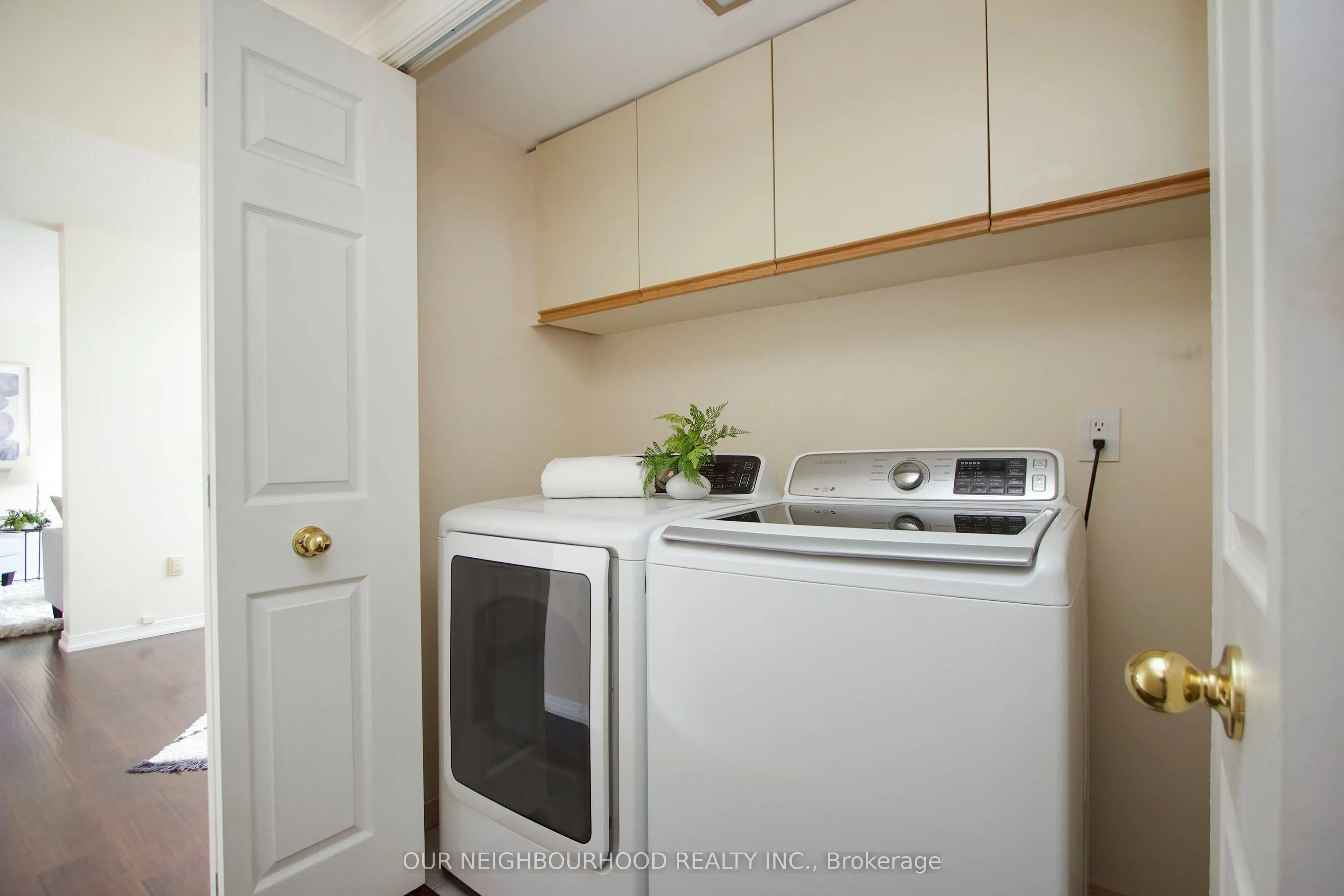 80 Athol Street E, #702