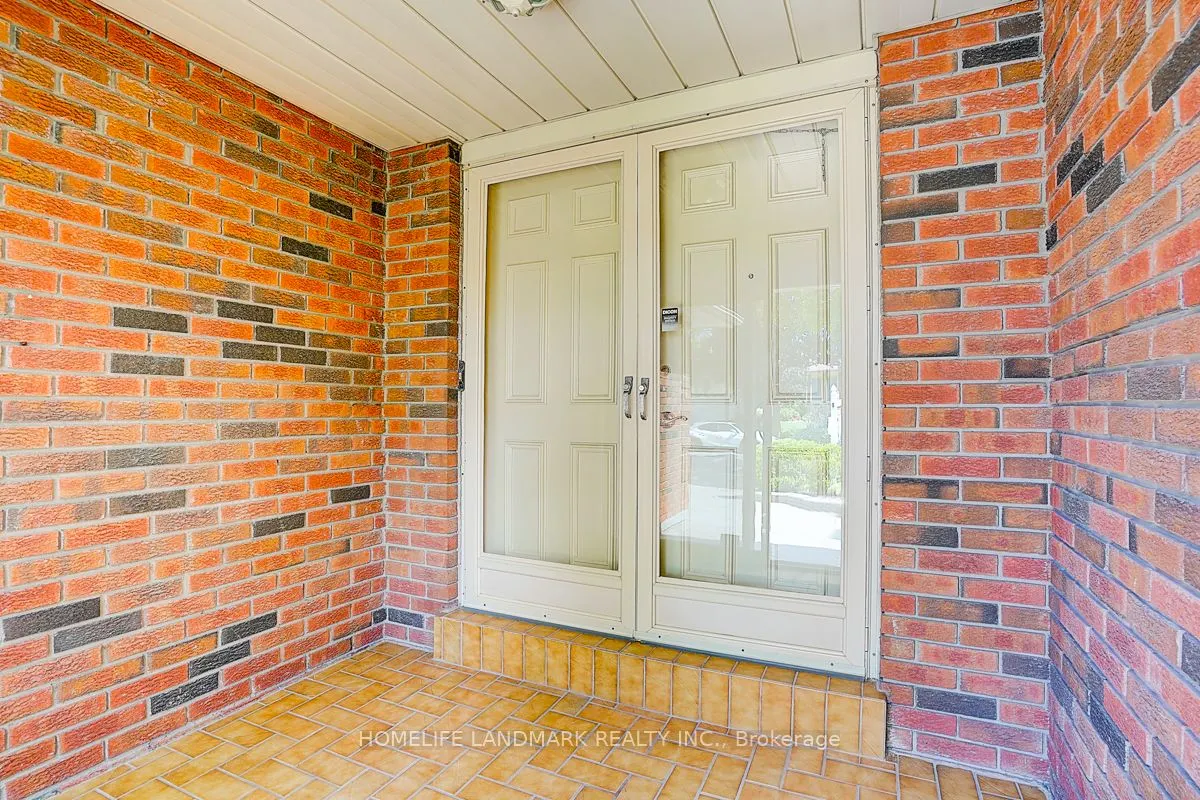 61 Ellenhall Square