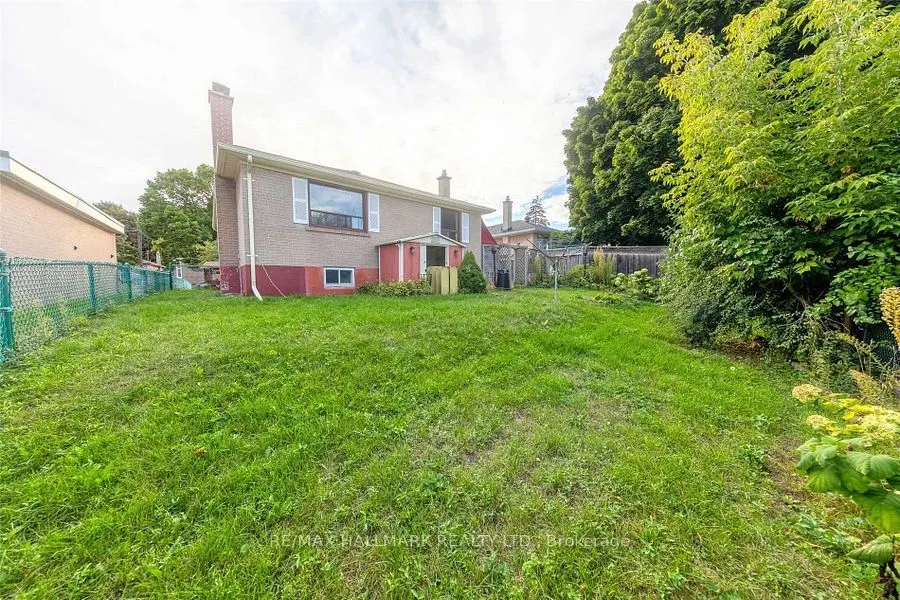 20 Pixley Crescent, ##Main