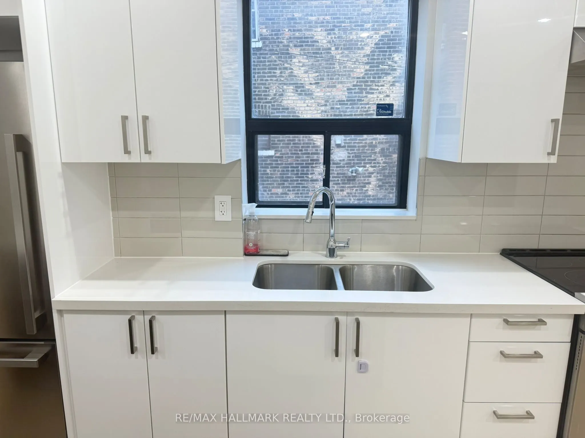 285 Bain Avenue, #Main