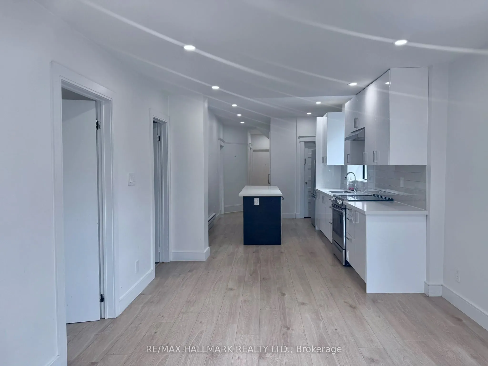 285 Bain Avenue, #Main