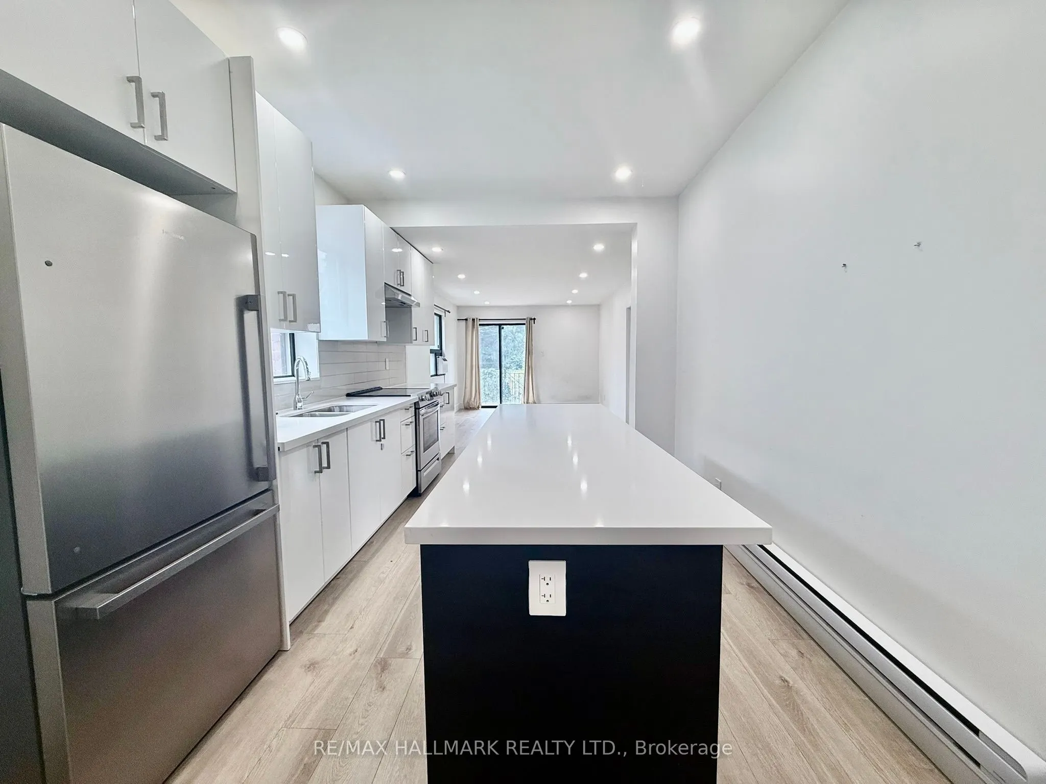 285 Bain Avenue, #Main