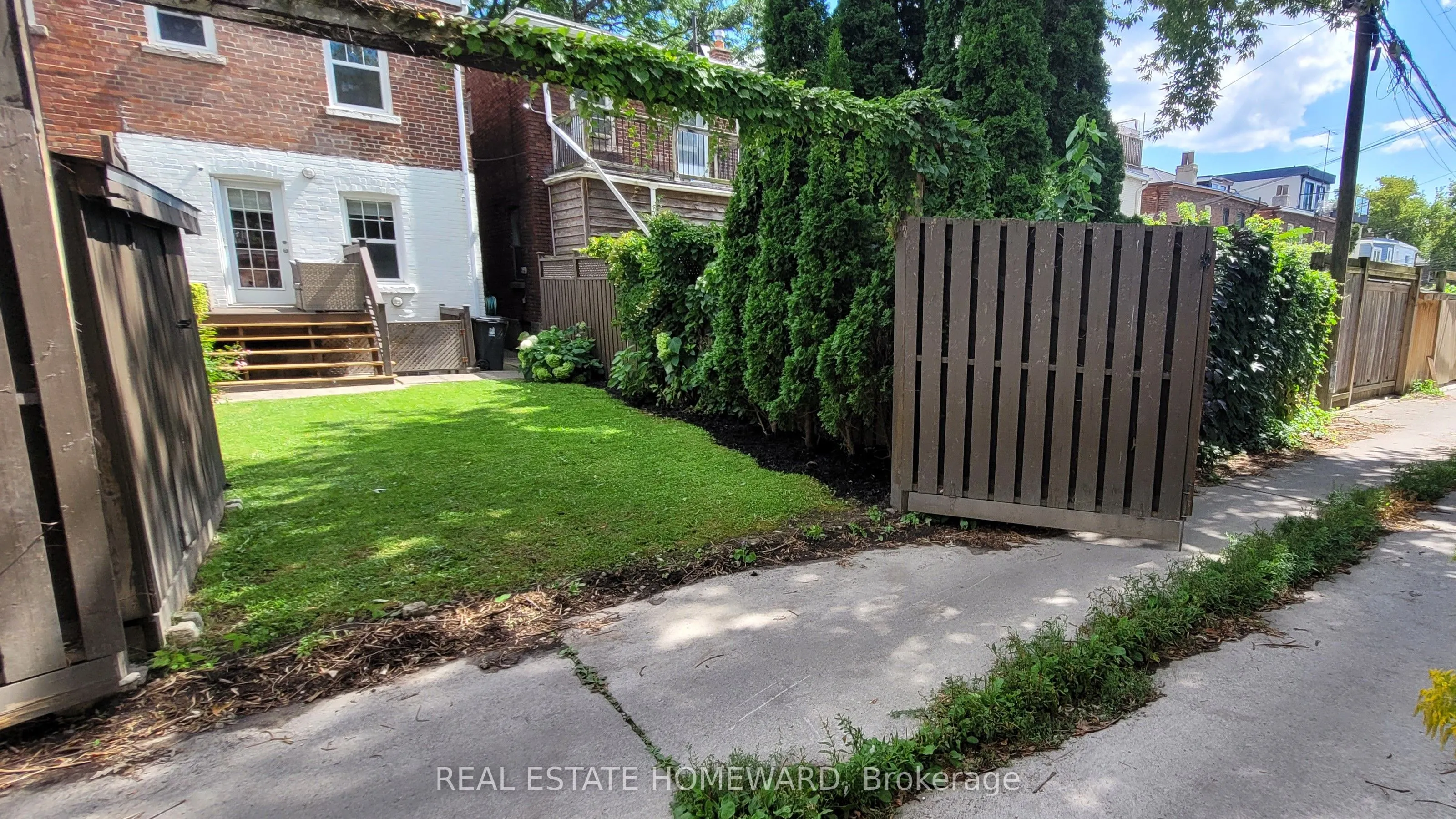 158 Hastings Avenue