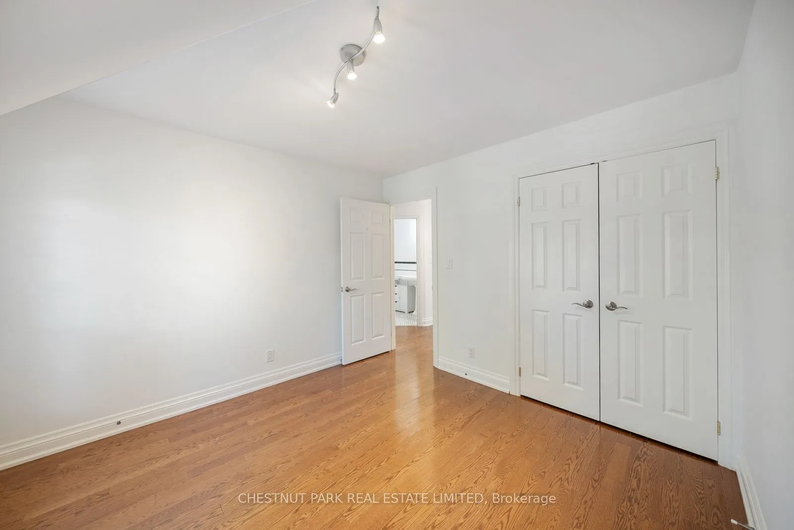 155 Hammersmith Avenue