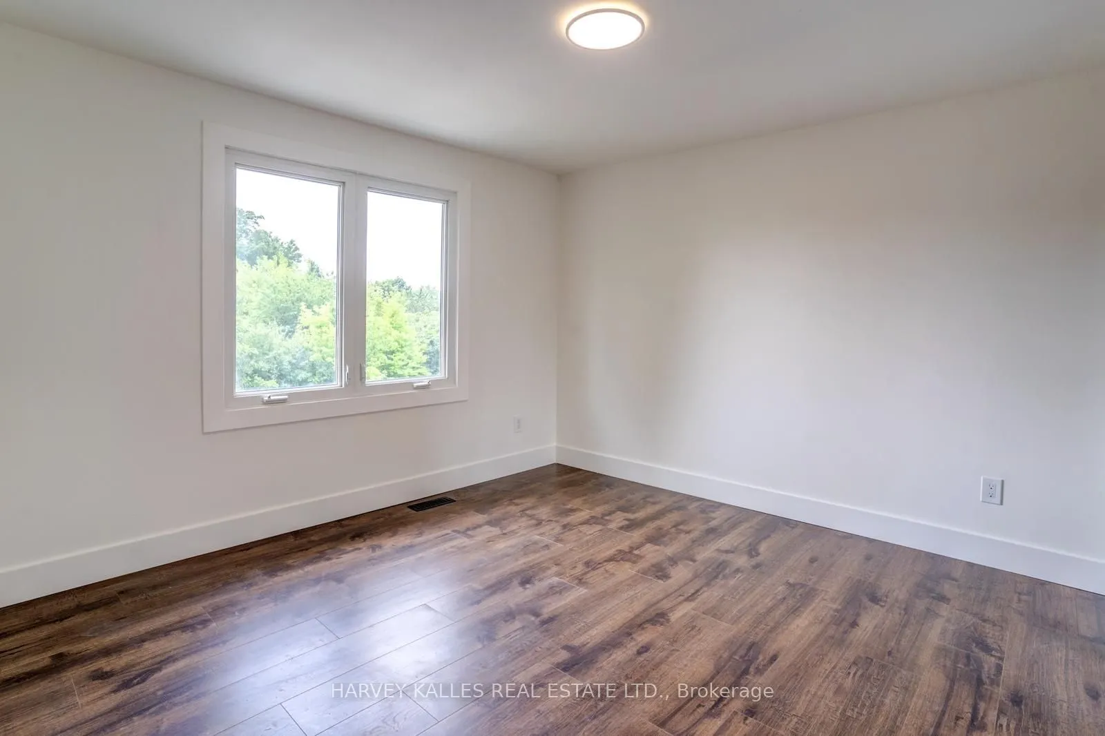10 Tunmead Square