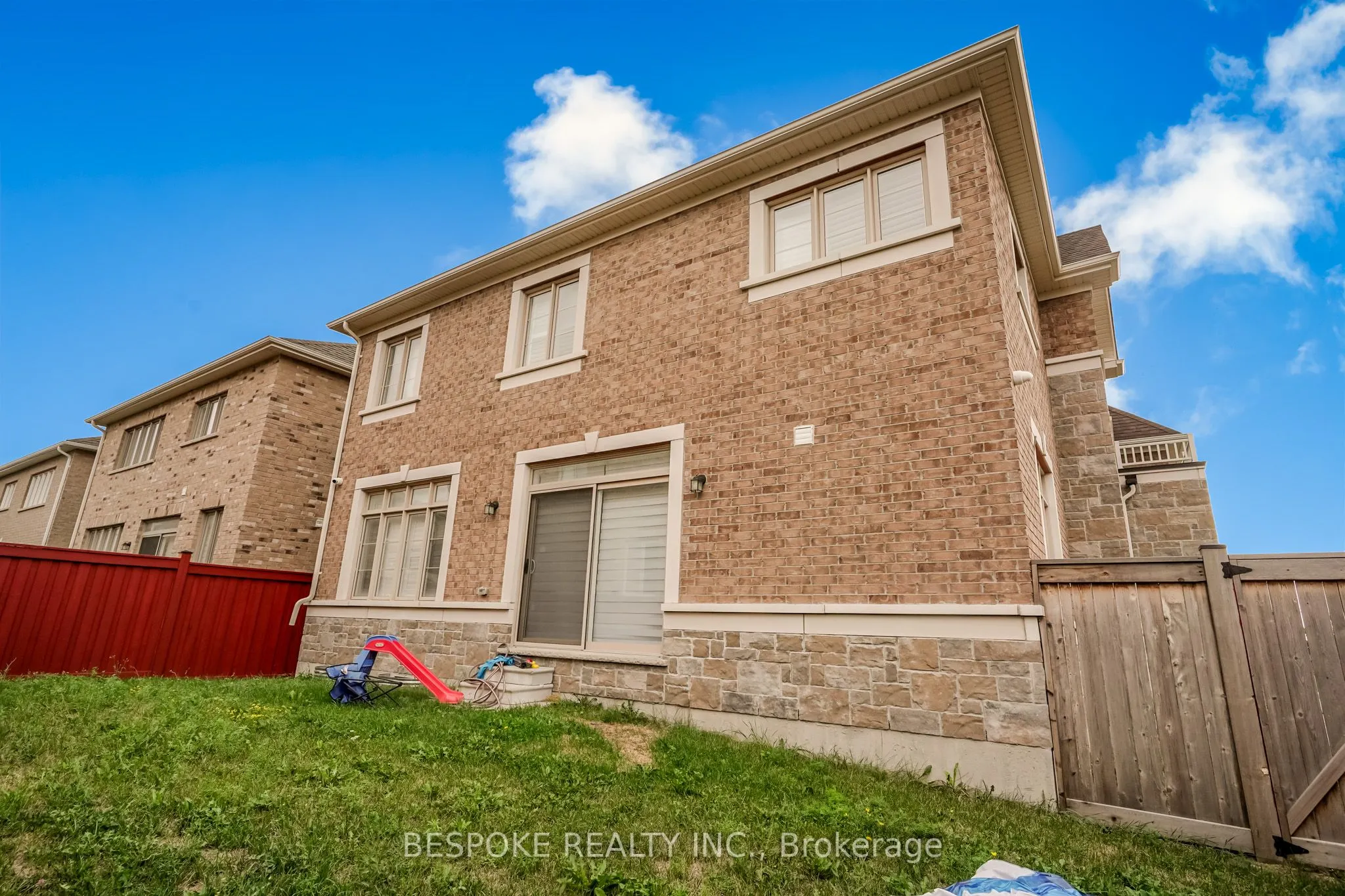 1072 Azalea Avenue