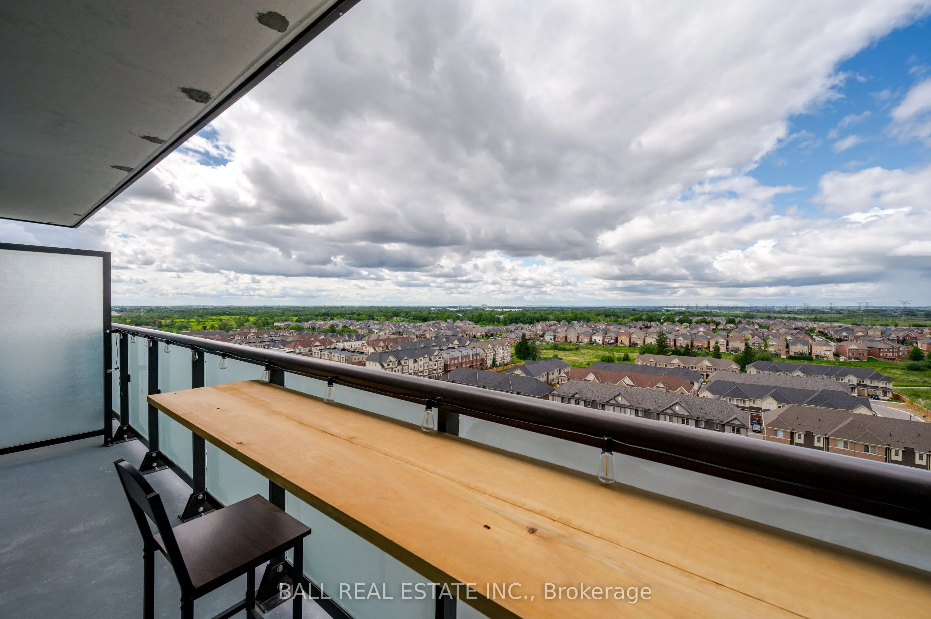 2550 Simcoe Street N, #1121