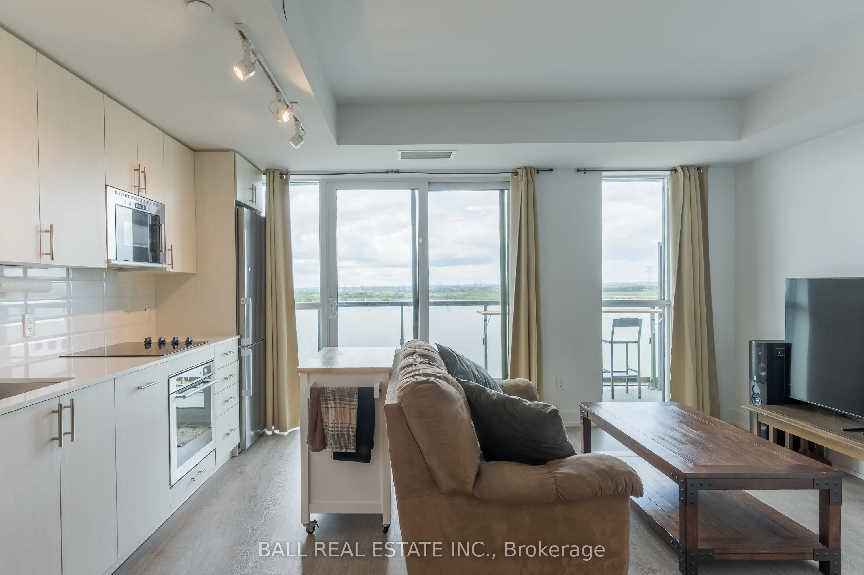 2550 Simcoe Street N, #1121