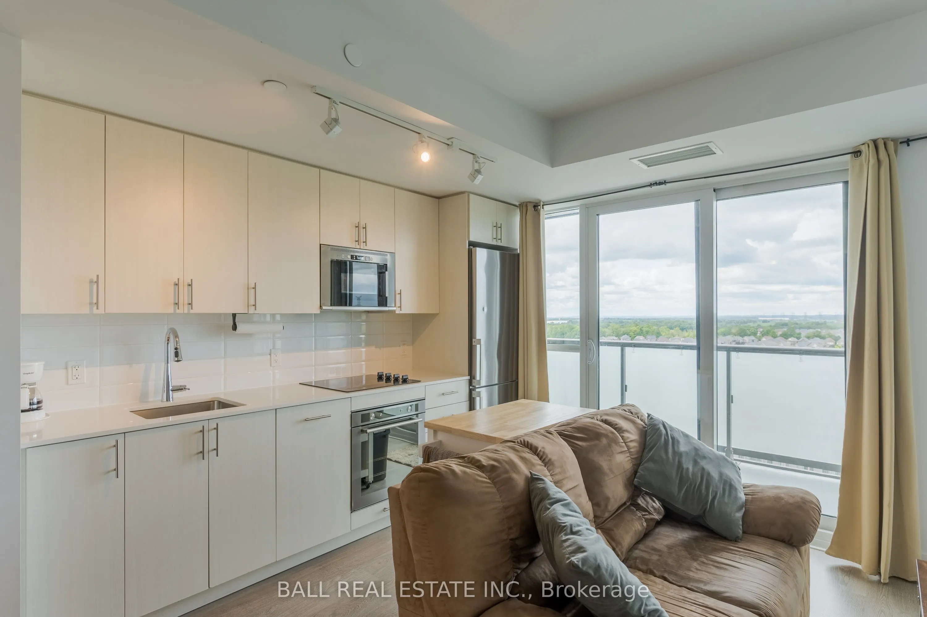 2550 Simcoe Street N, #1121