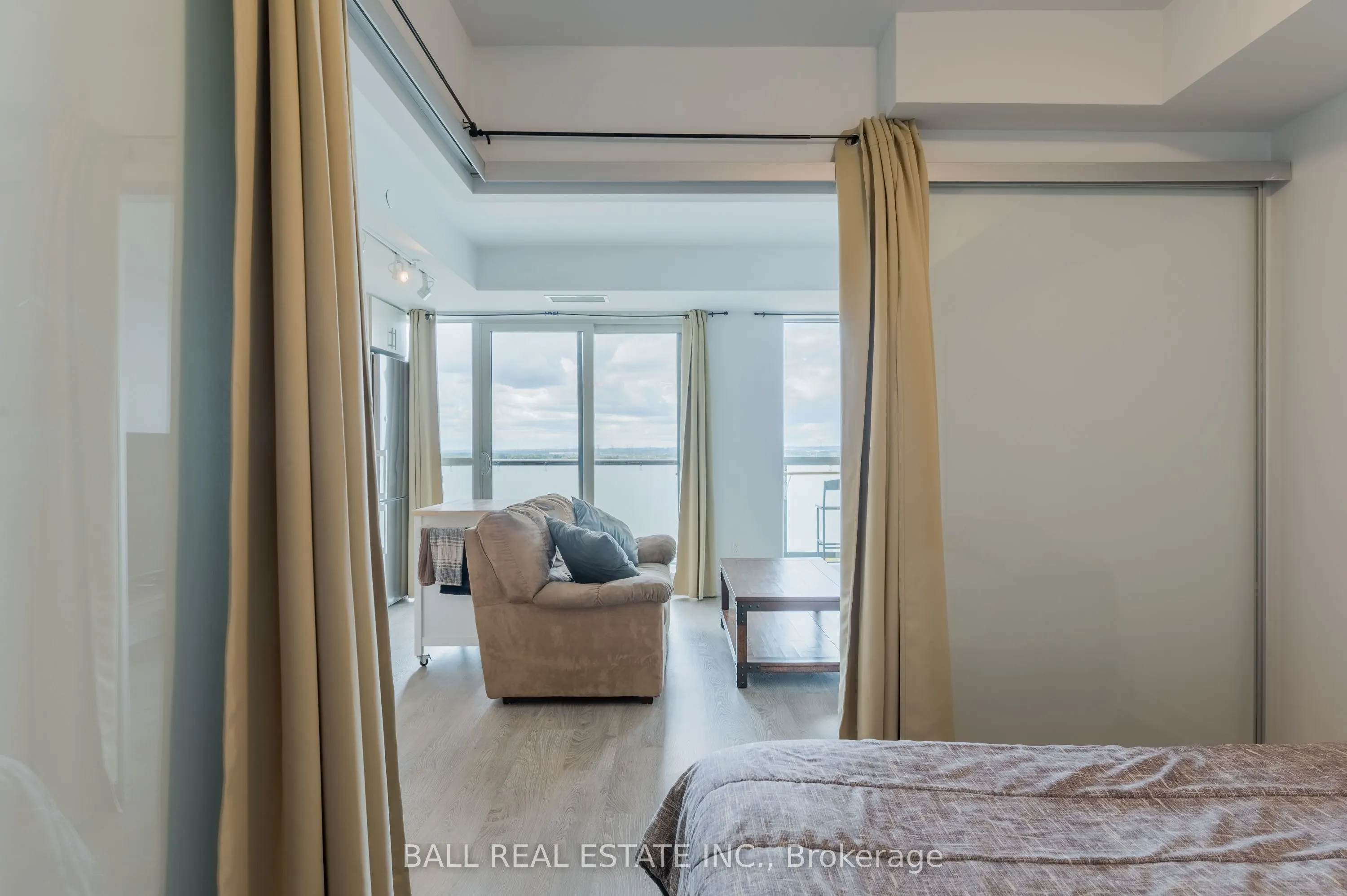 2550 Simcoe Street N, #1121