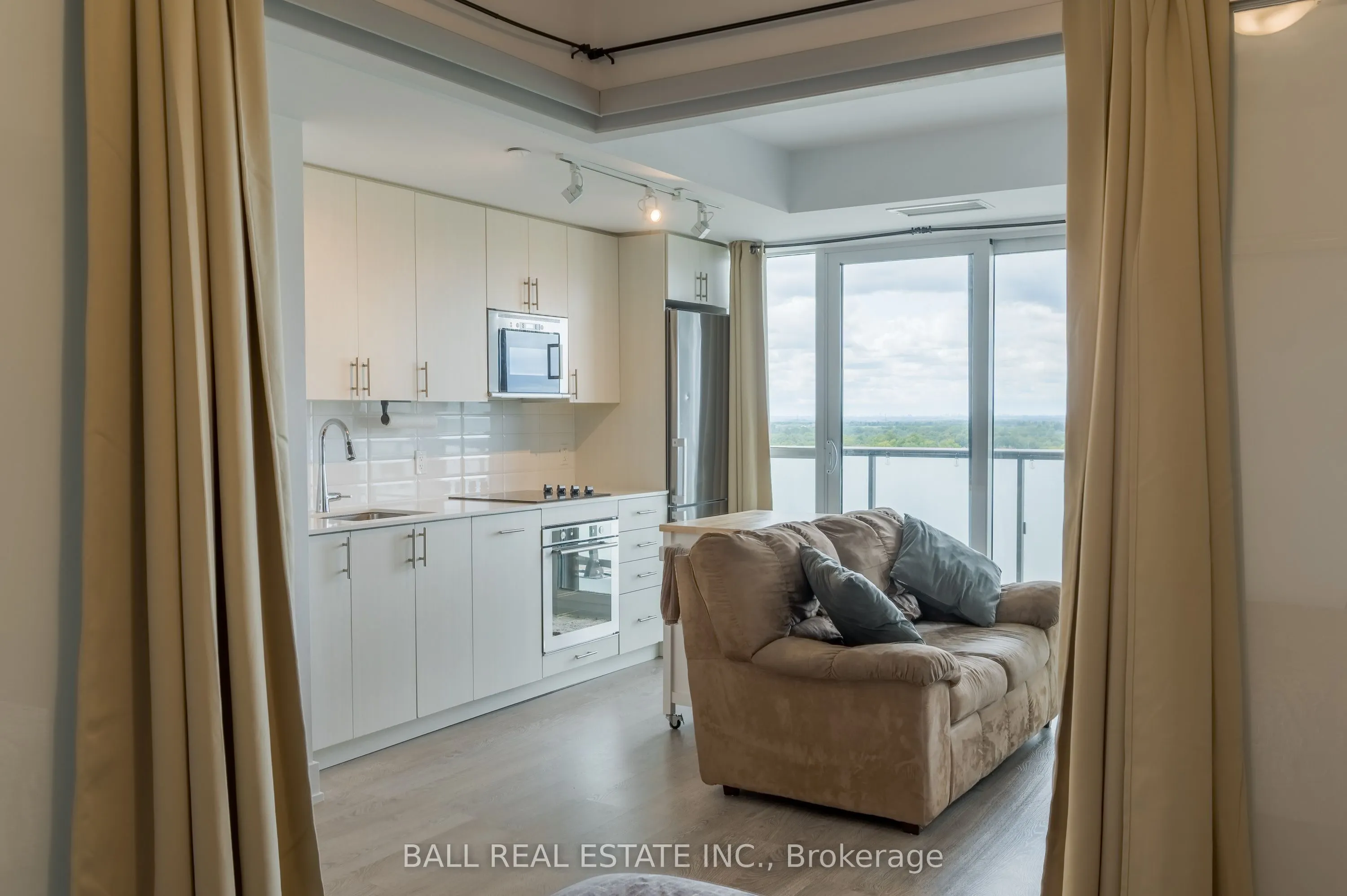 2550 Simcoe Street N, #1121