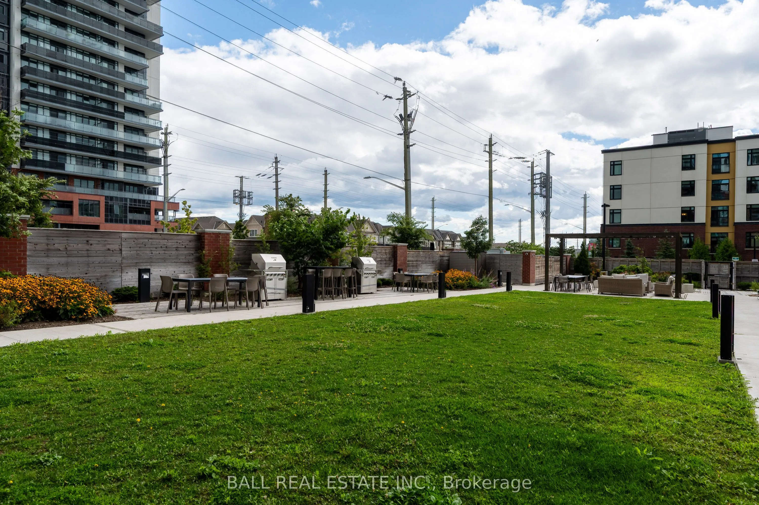 2550 Simcoe Street N, #1121
