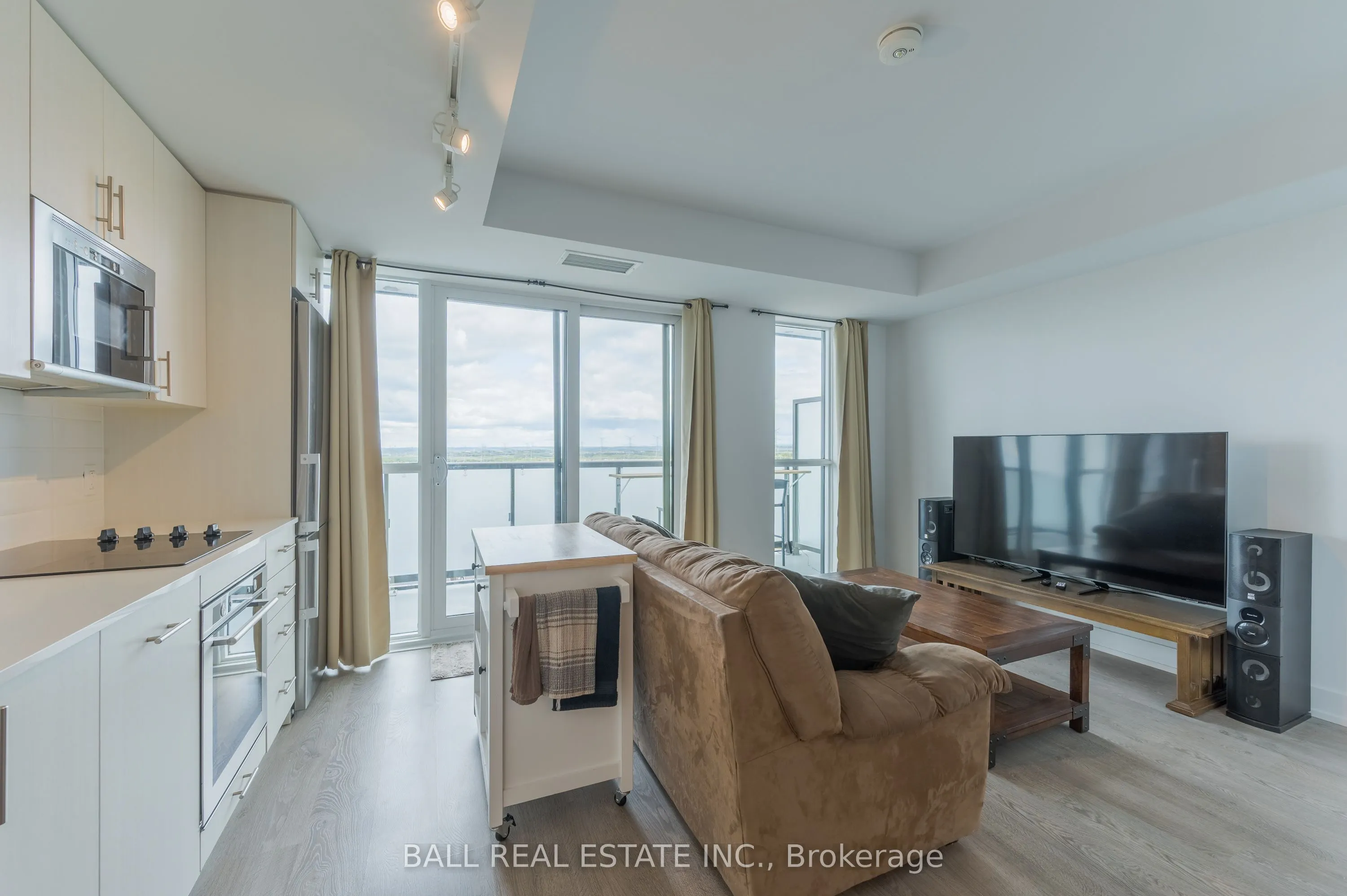 2550 Simcoe Street N, #1121