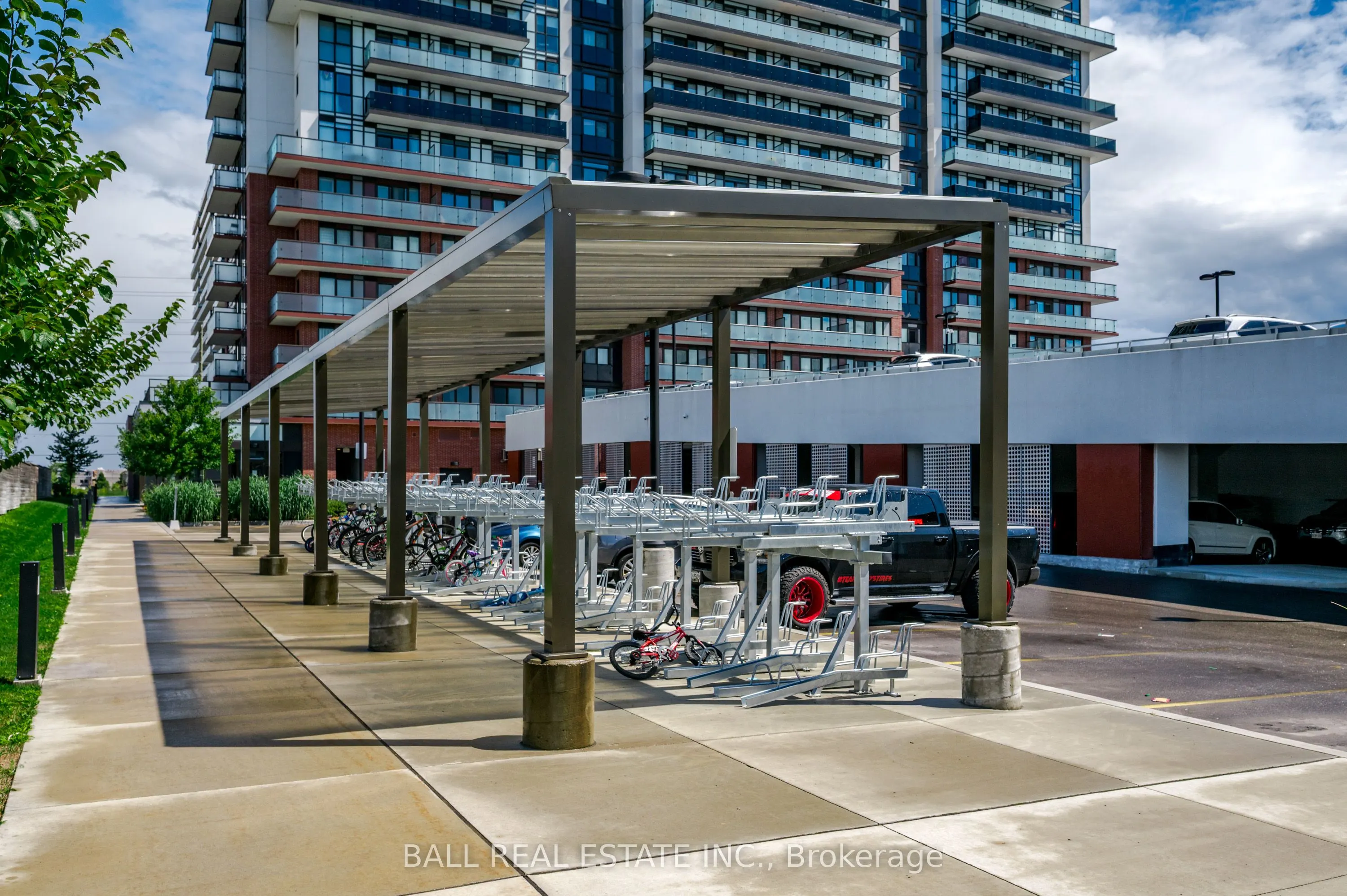 2550 Simcoe Street N, #1121