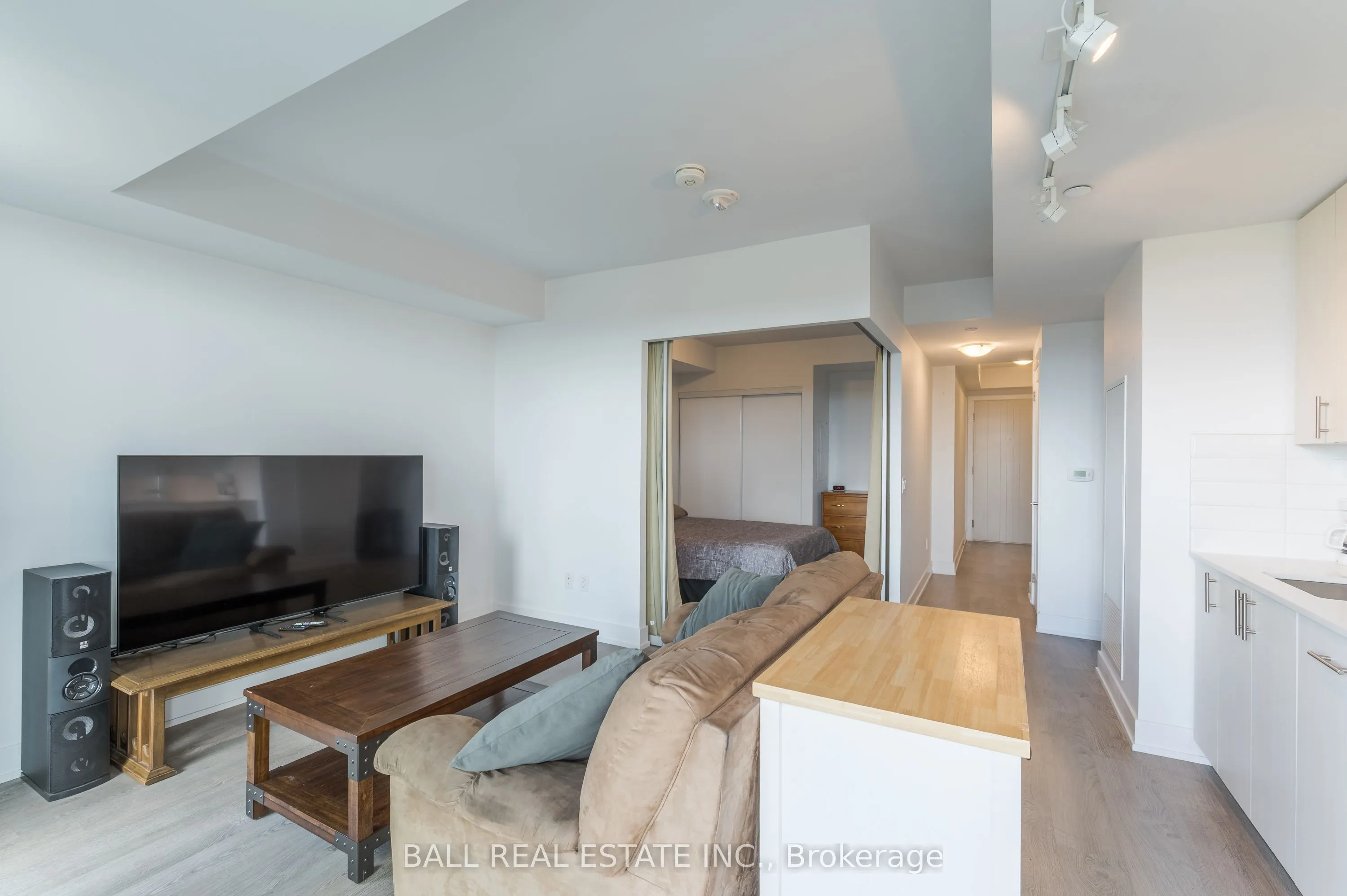 2550 Simcoe Street N, #1121