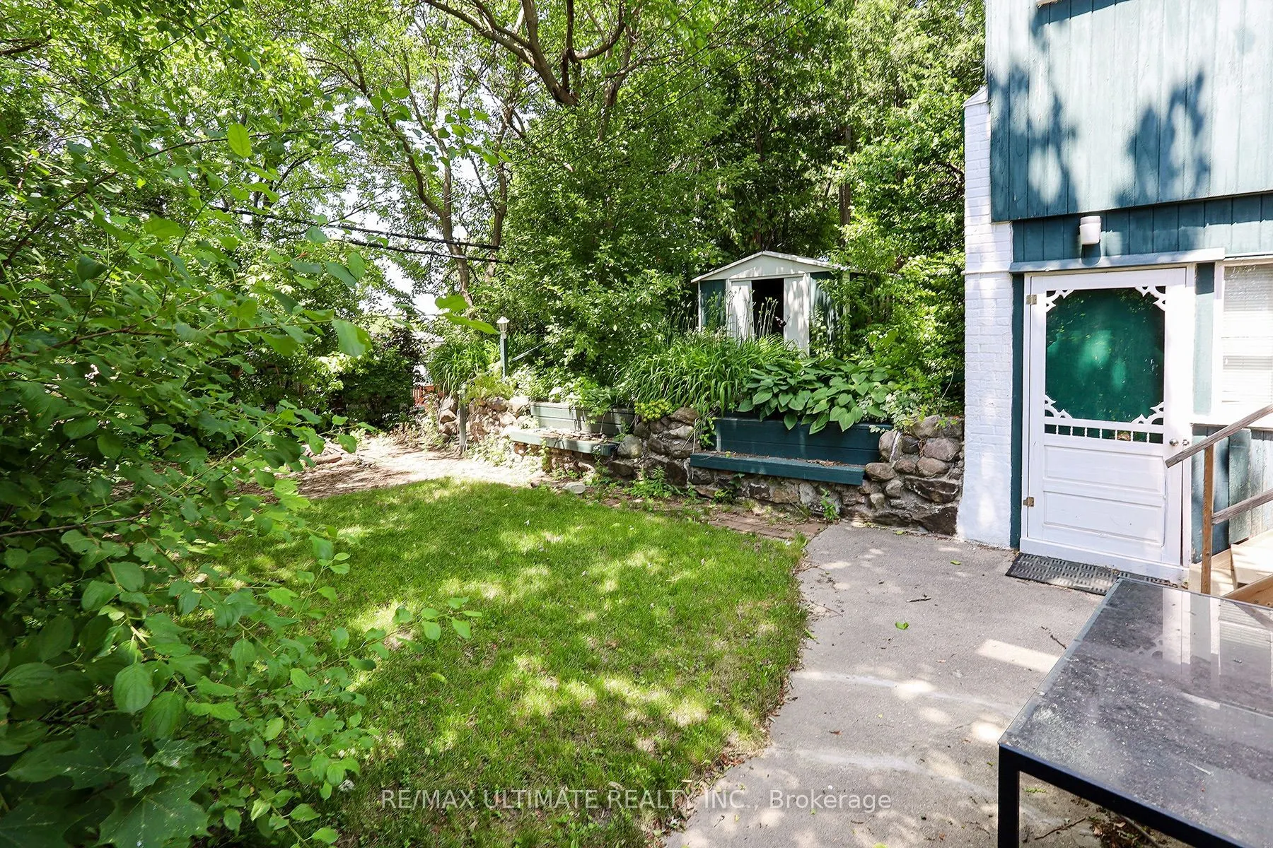 544 Bellamy Road N