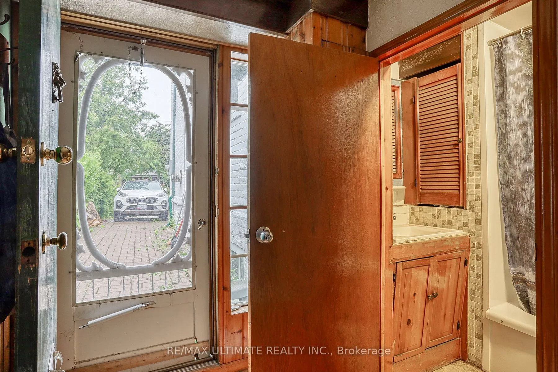 544 Bellamy Road N