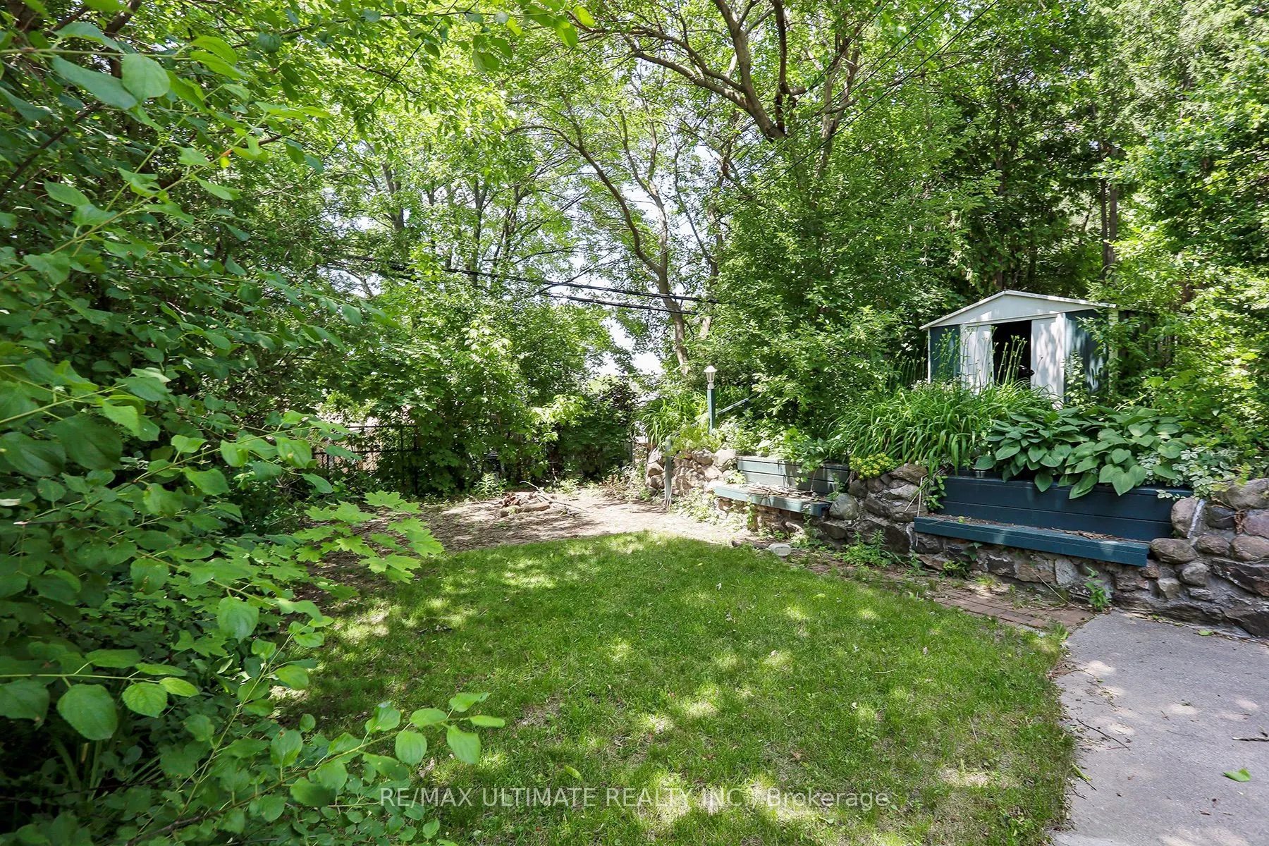 544 Bellamy Road N