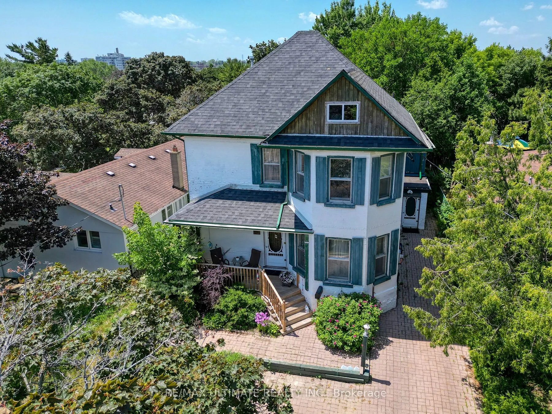 544 Bellamy Road N