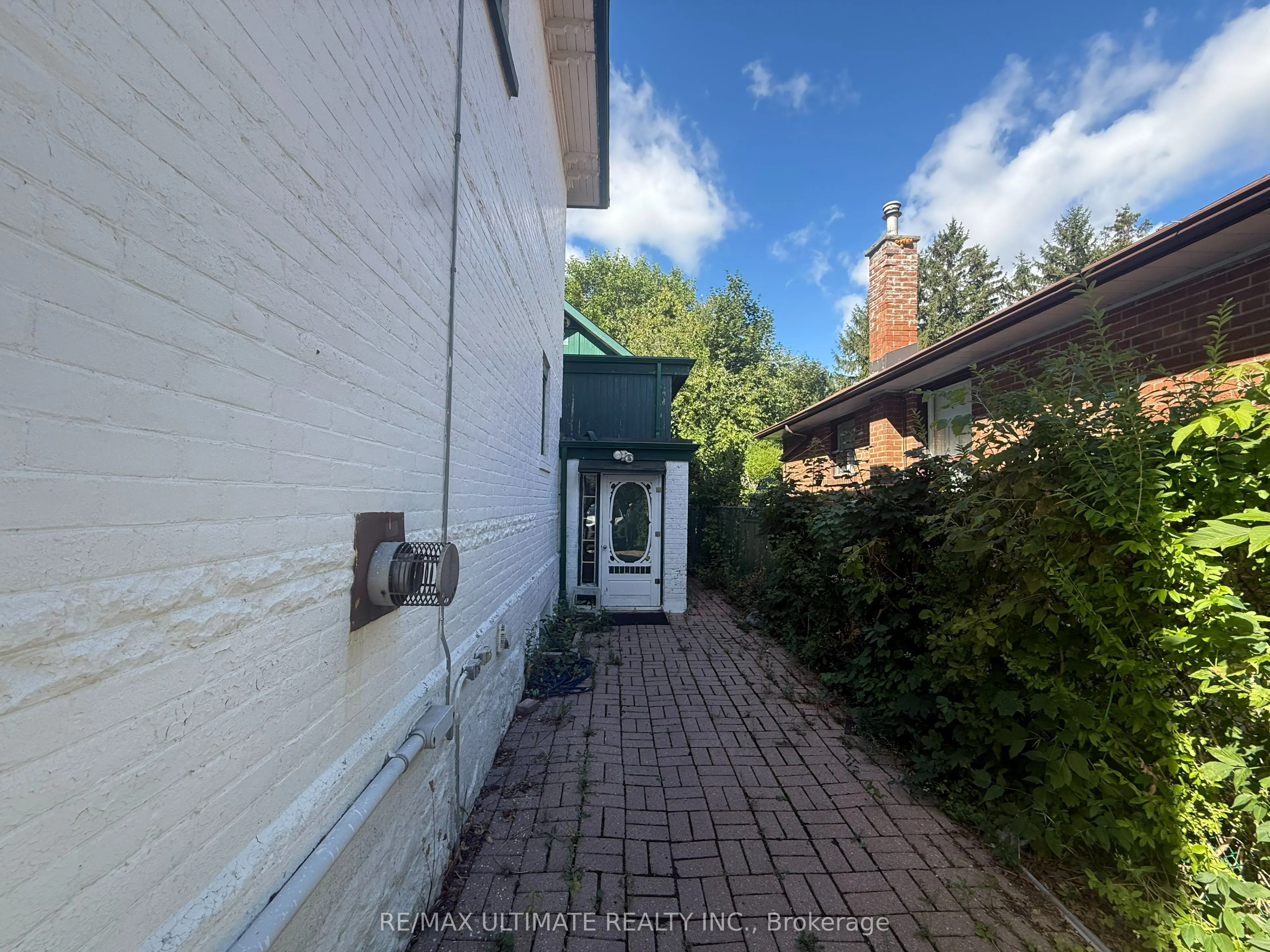 544 Bellamy Road N