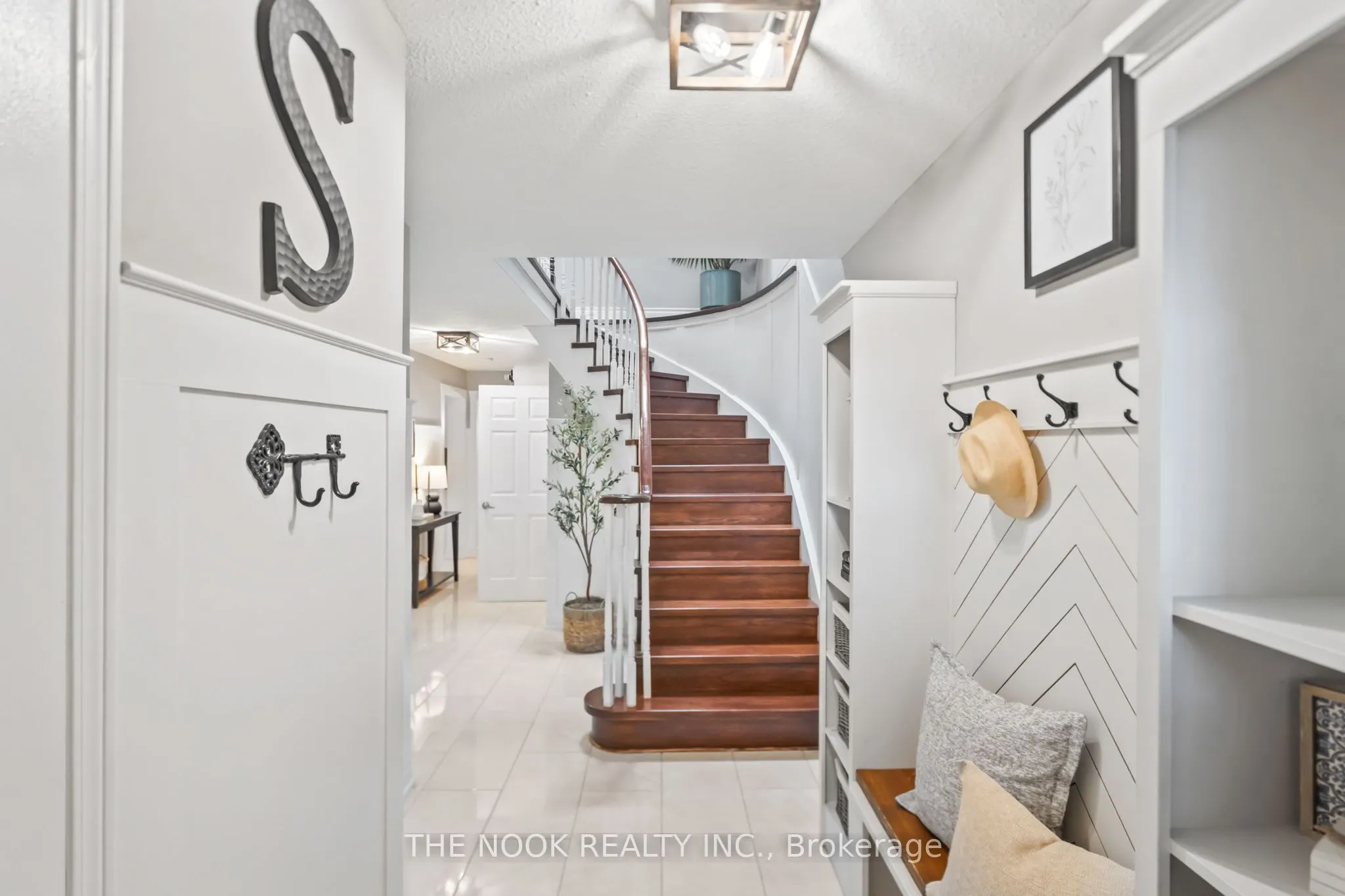 6 Stanford Crescent
