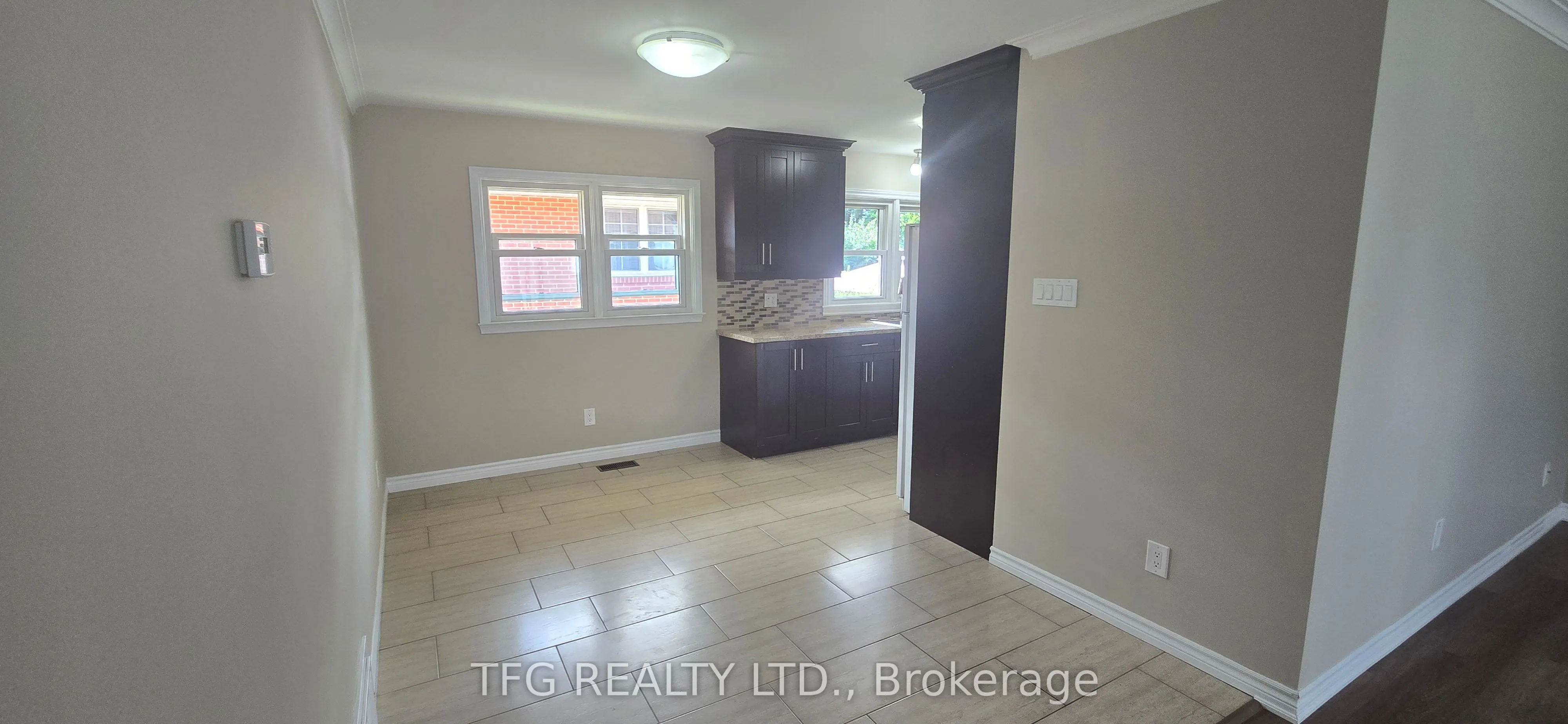 211 St Peter Street, #Main