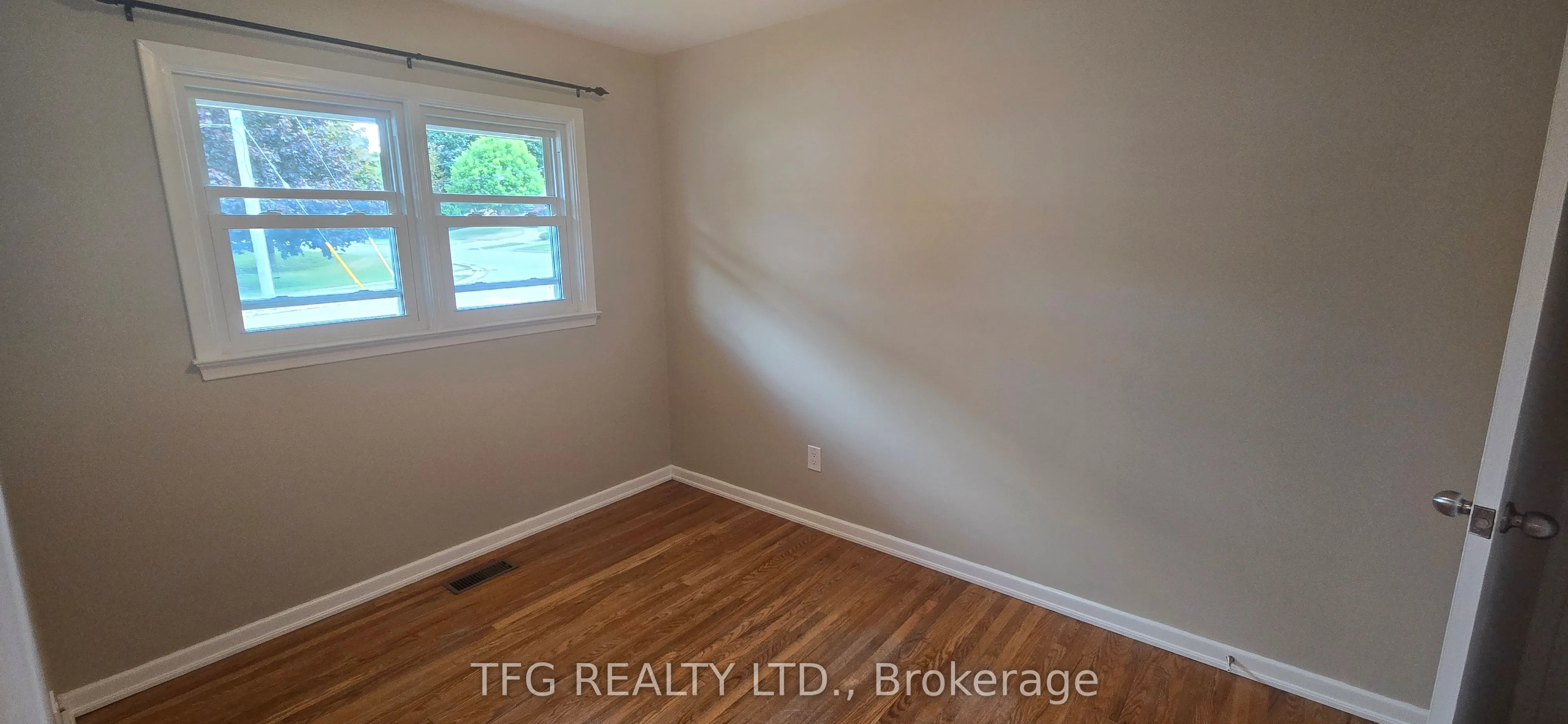 211 St Peter Street, #Main