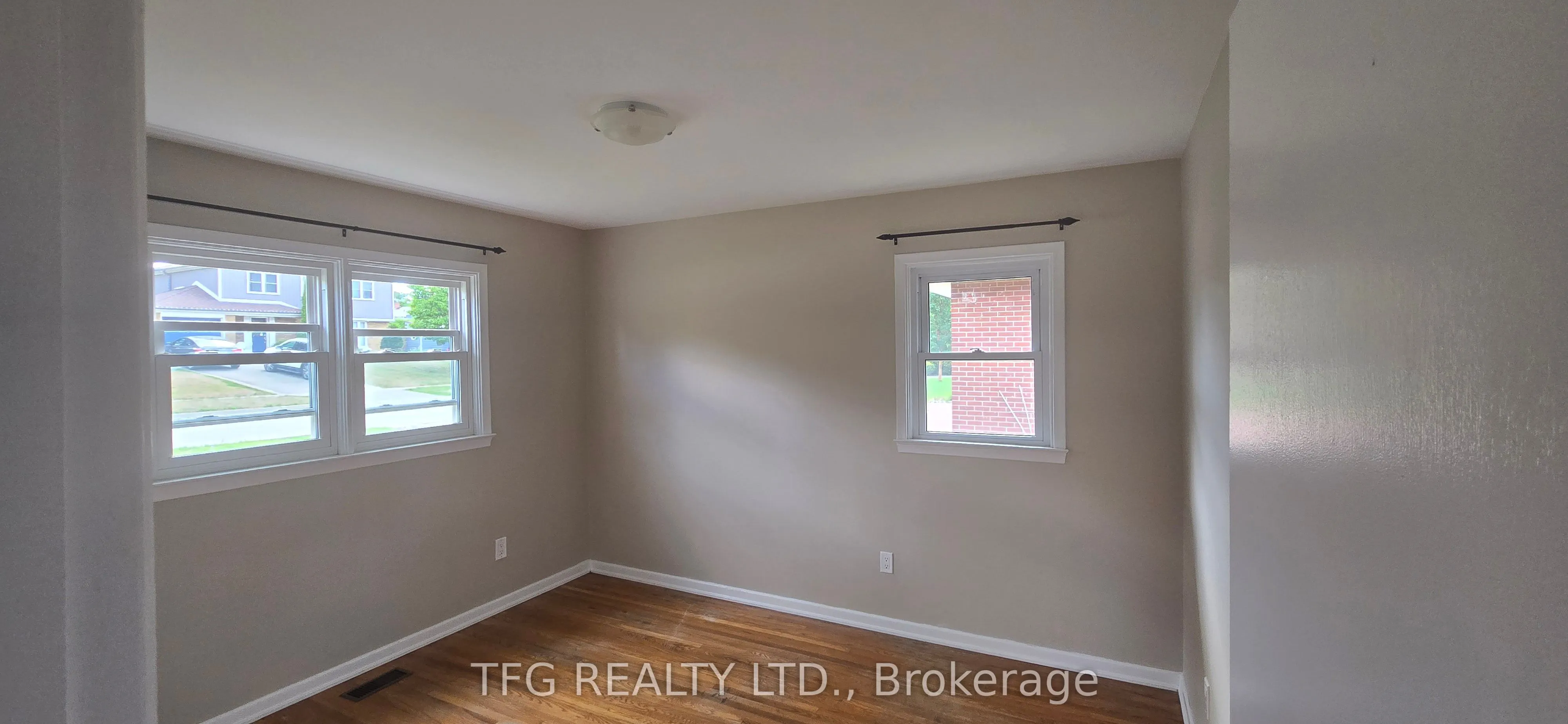 211 St Peter Street, #Main