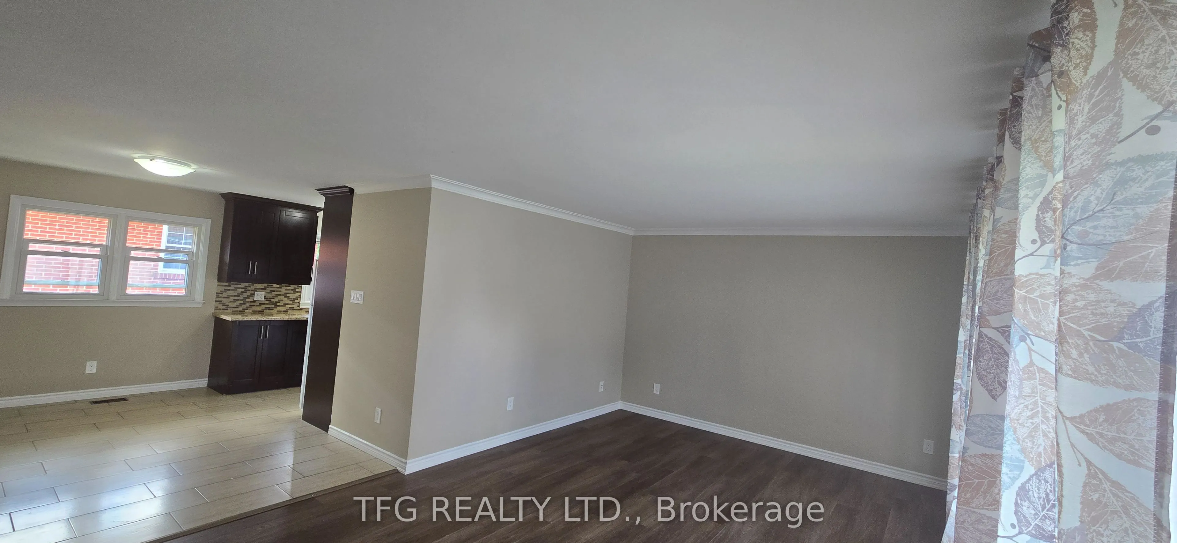 211 St Peter Street, #Main