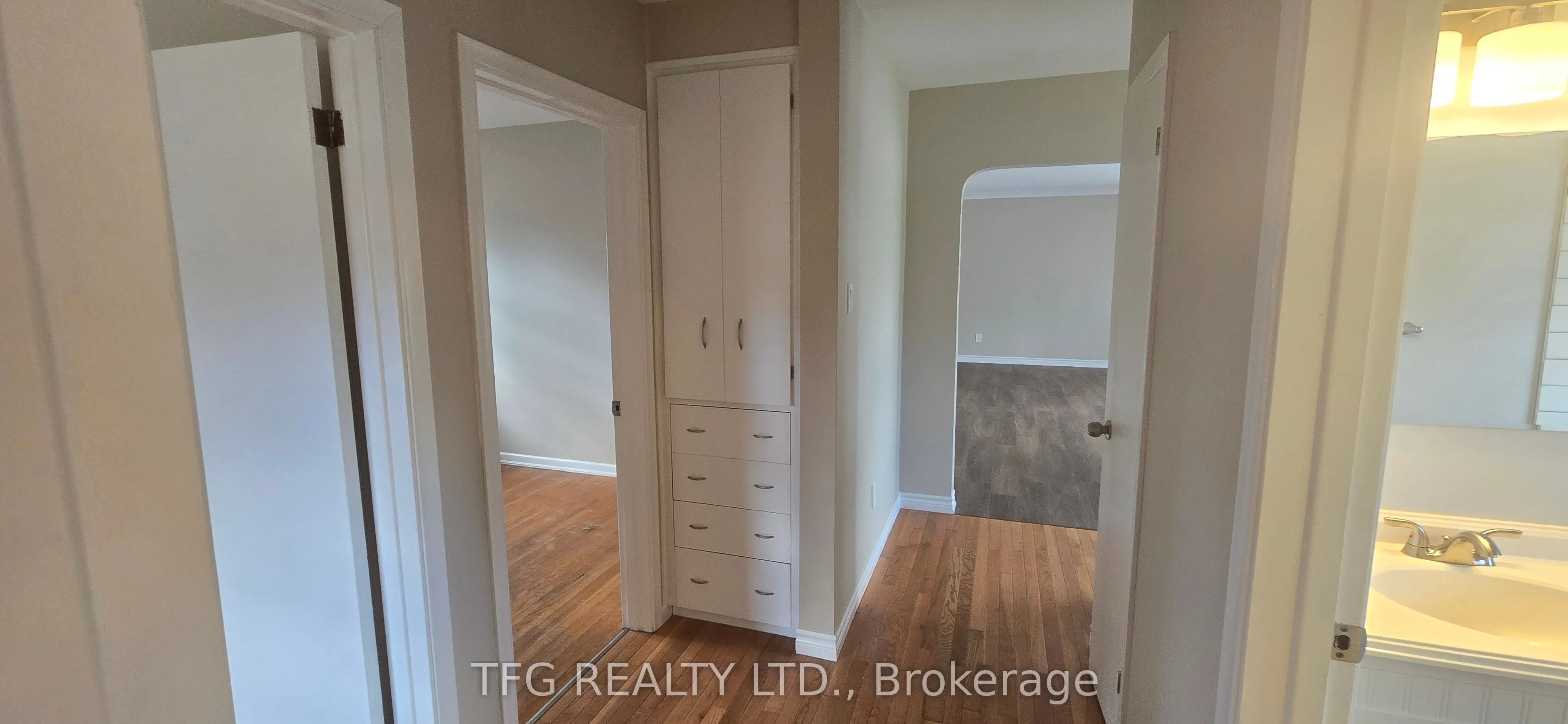 211 St Peter Street, #Main
