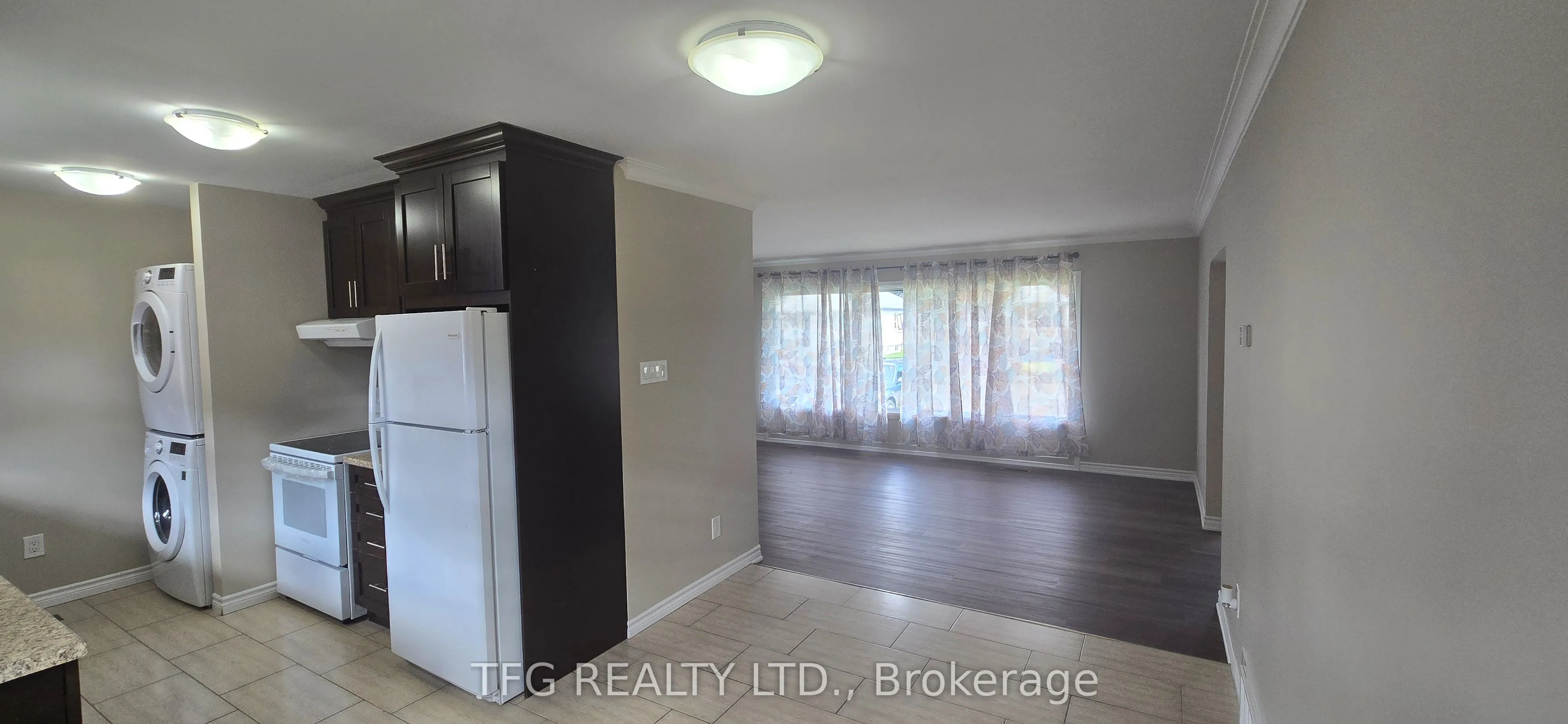 211 St Peter Street, #Main