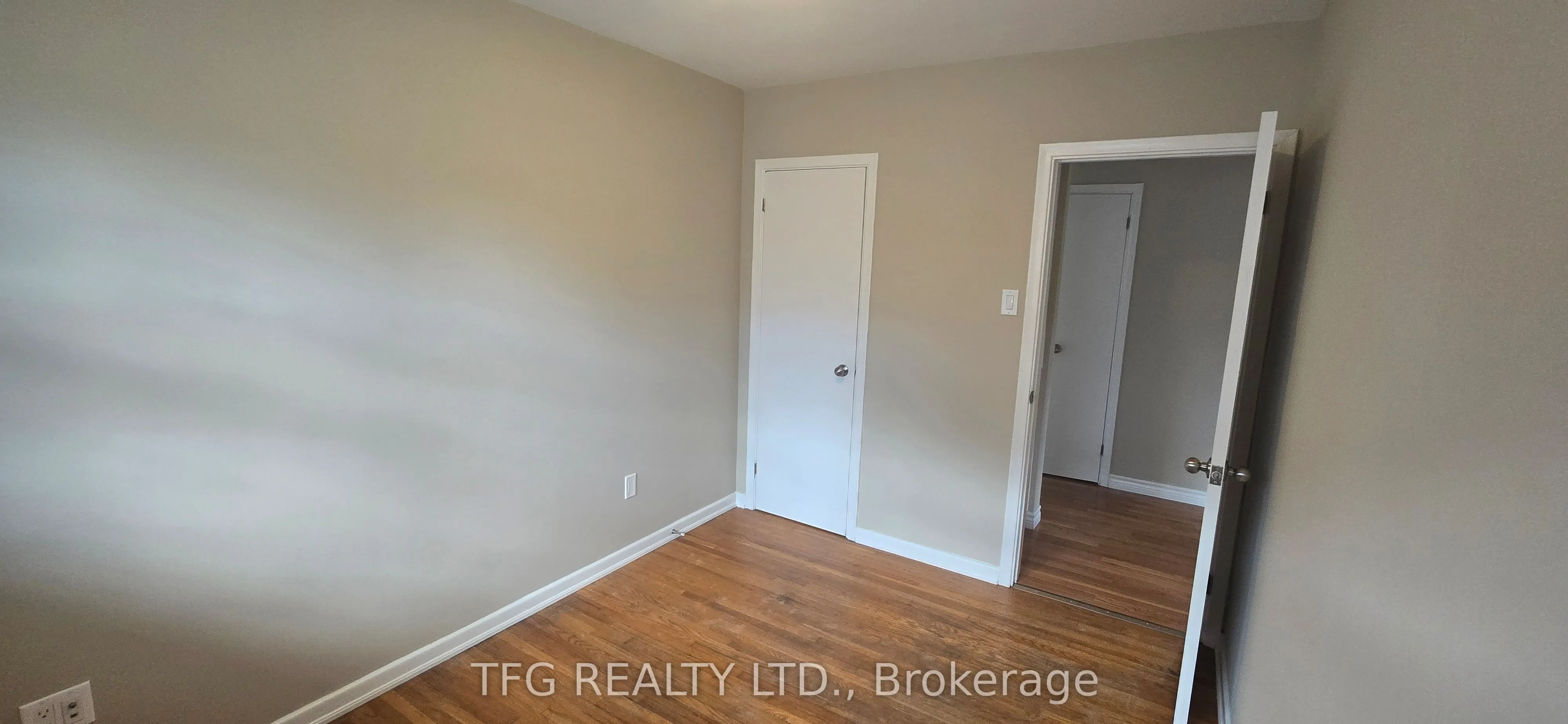 211 St Peter Street, #Main