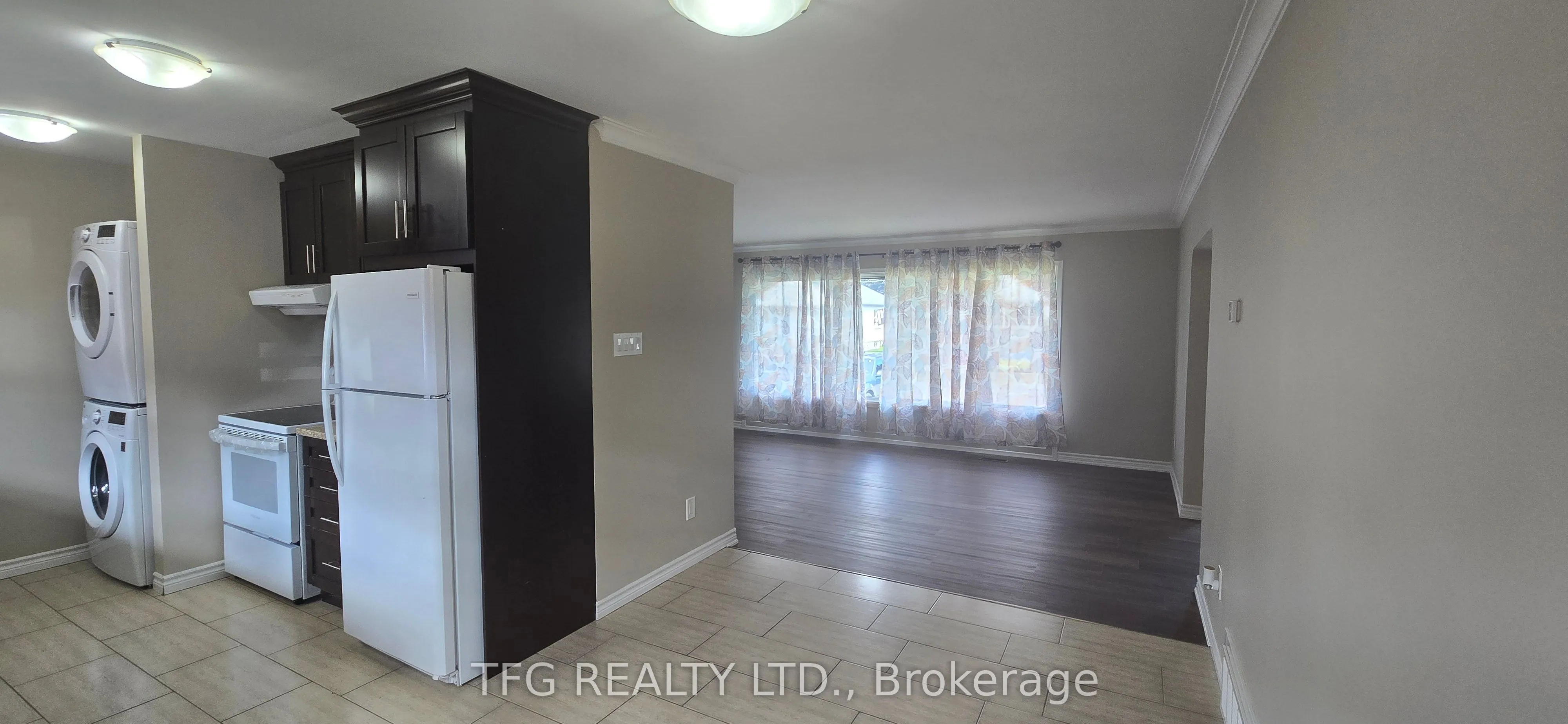 211 St Peter Street, #Main