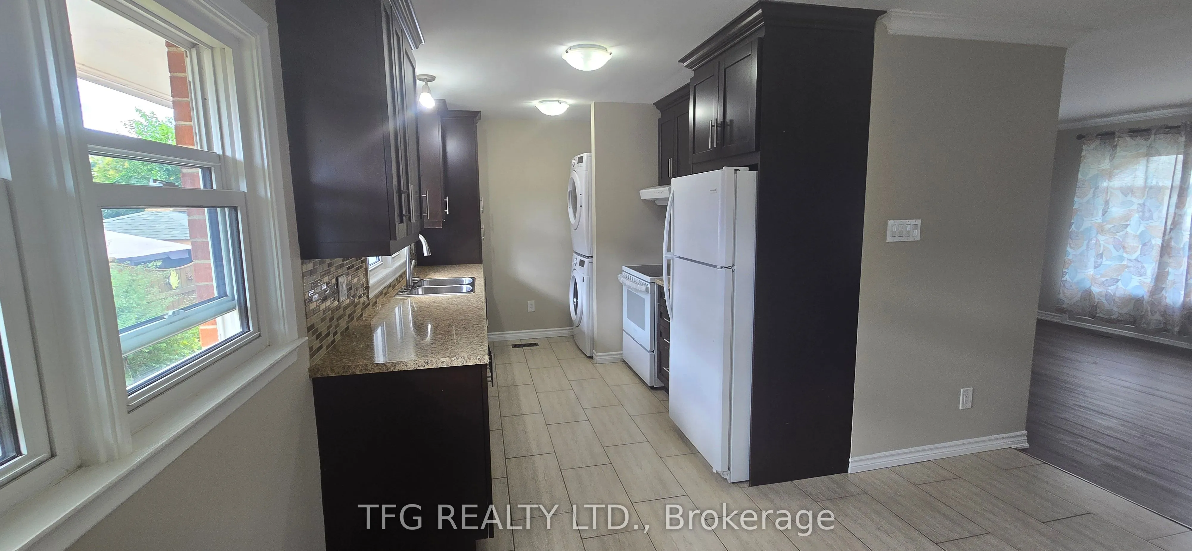 211 St Peter Street, #Main