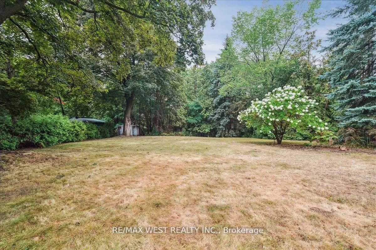 106 Cedar Brae Boulevard