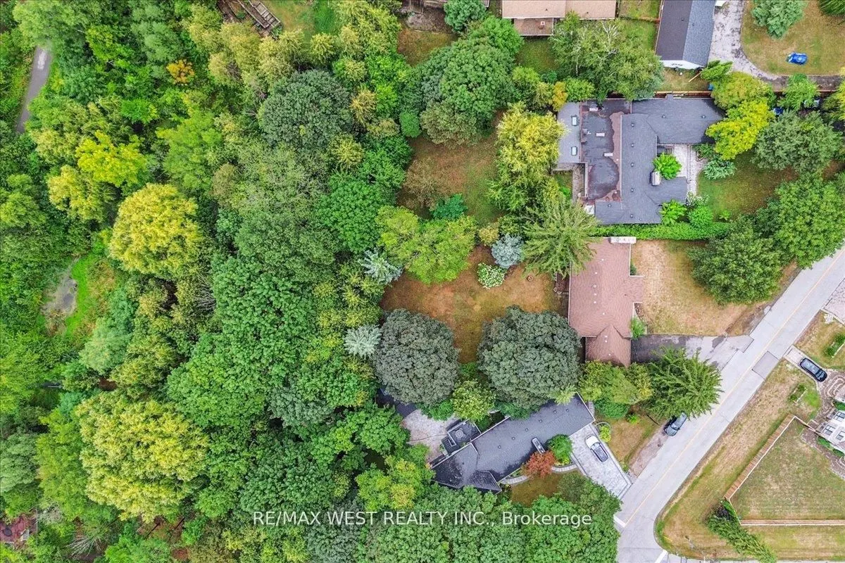 106 Cedar Brae Boulevard
