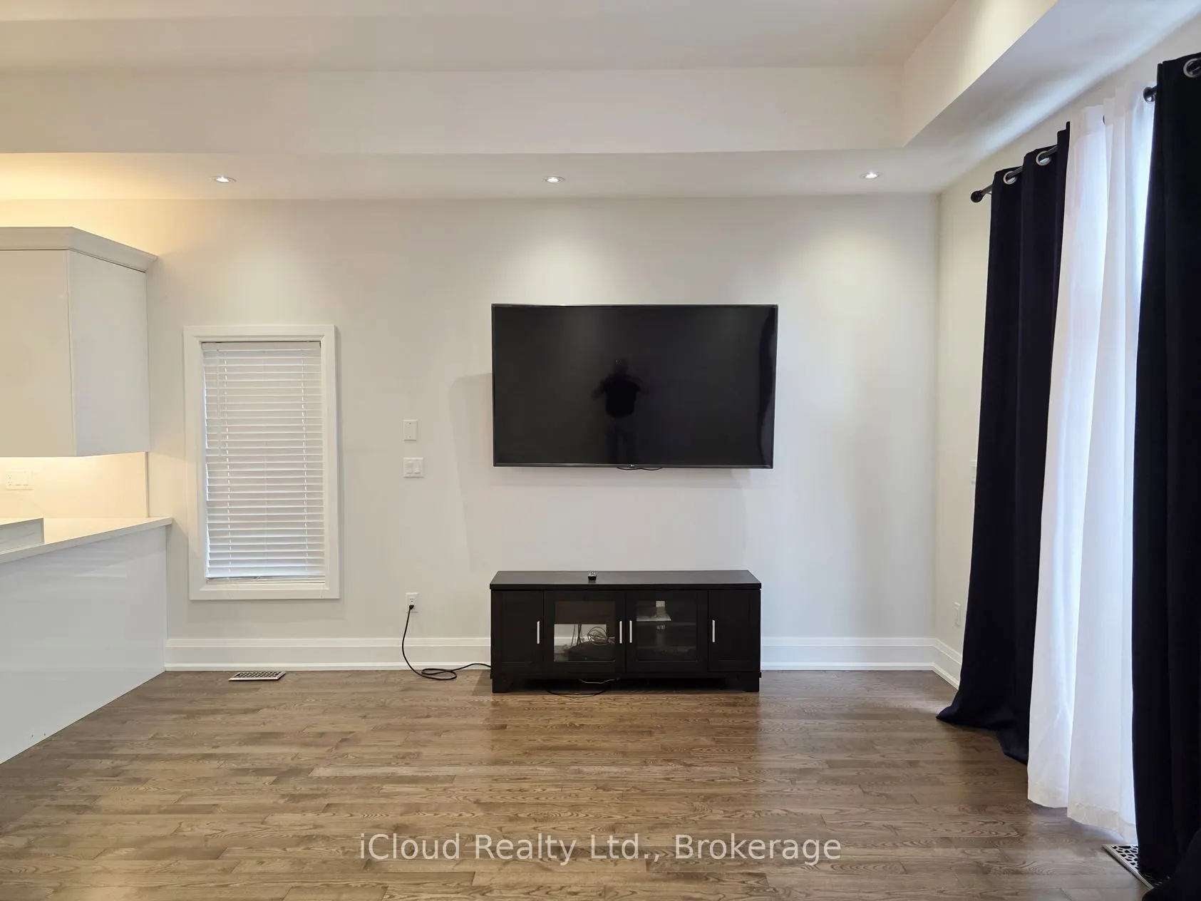 99A Leyton Avenue