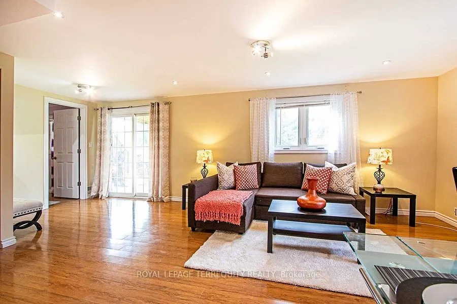 53 Rushbrooke Way, #Lower