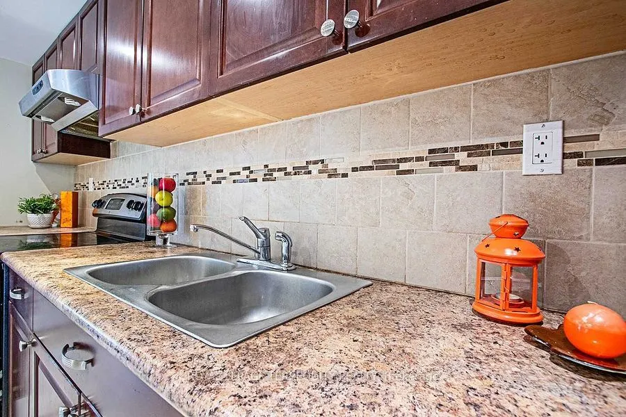 53 Rushbrooke Way, #Lower