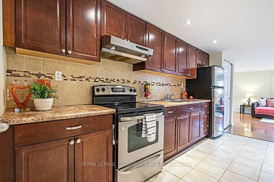 53 Rushbrooke Way, #Lower